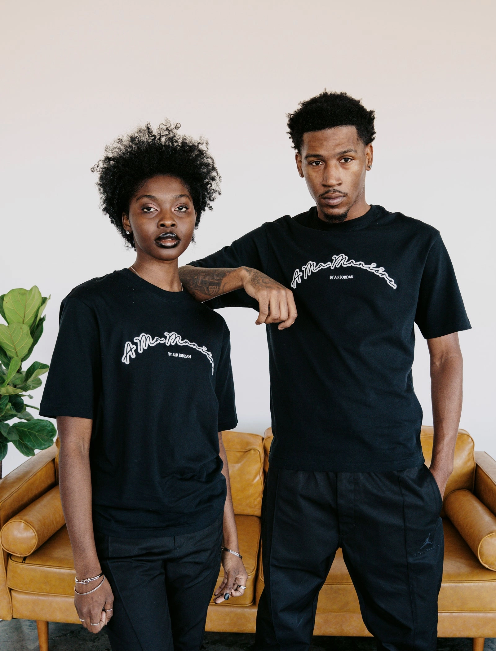 A MA MANIRE SHORT SLEEVE T-SHIRT
