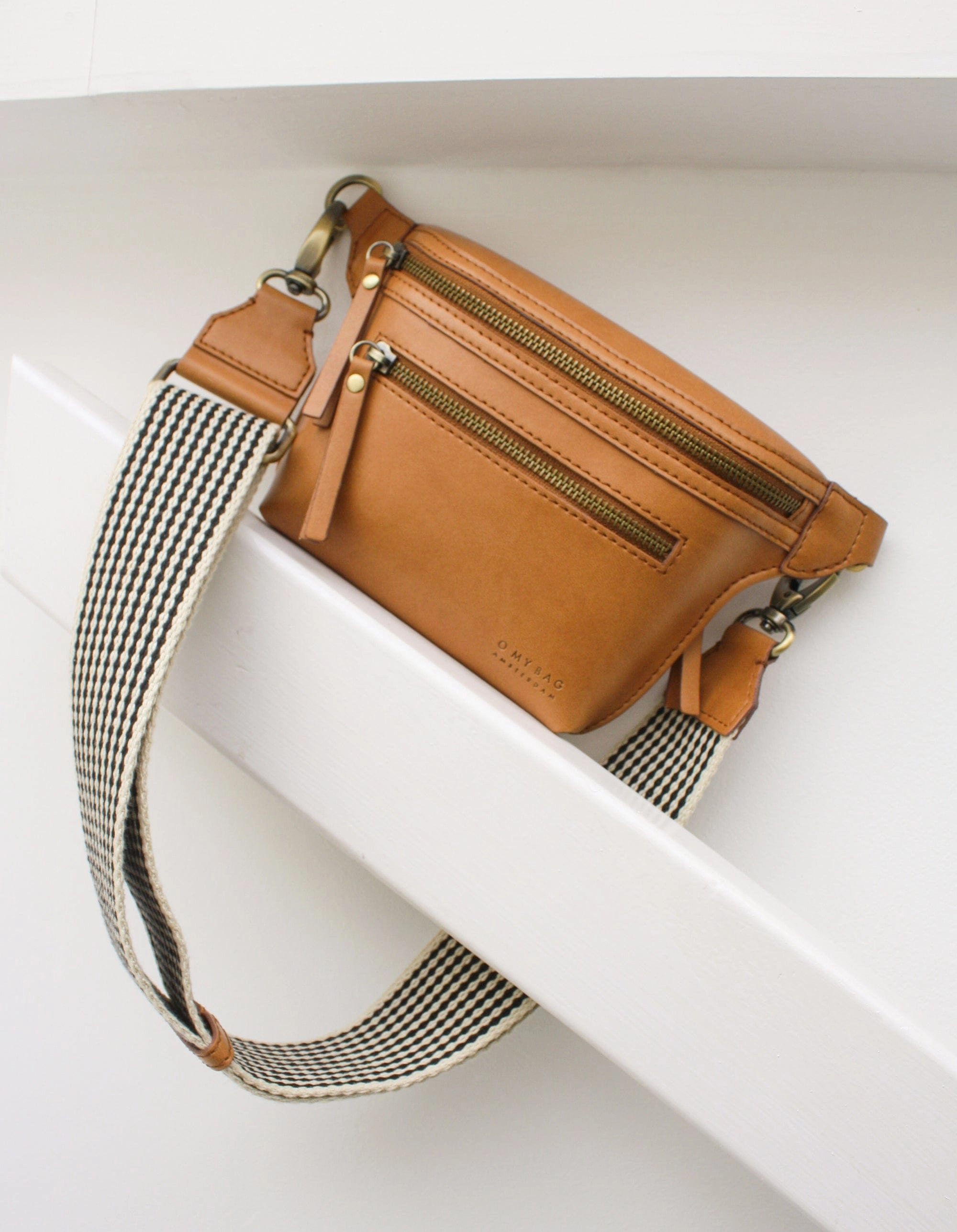 Beck's Apple Leather Vegan Bum Bag | Cognac