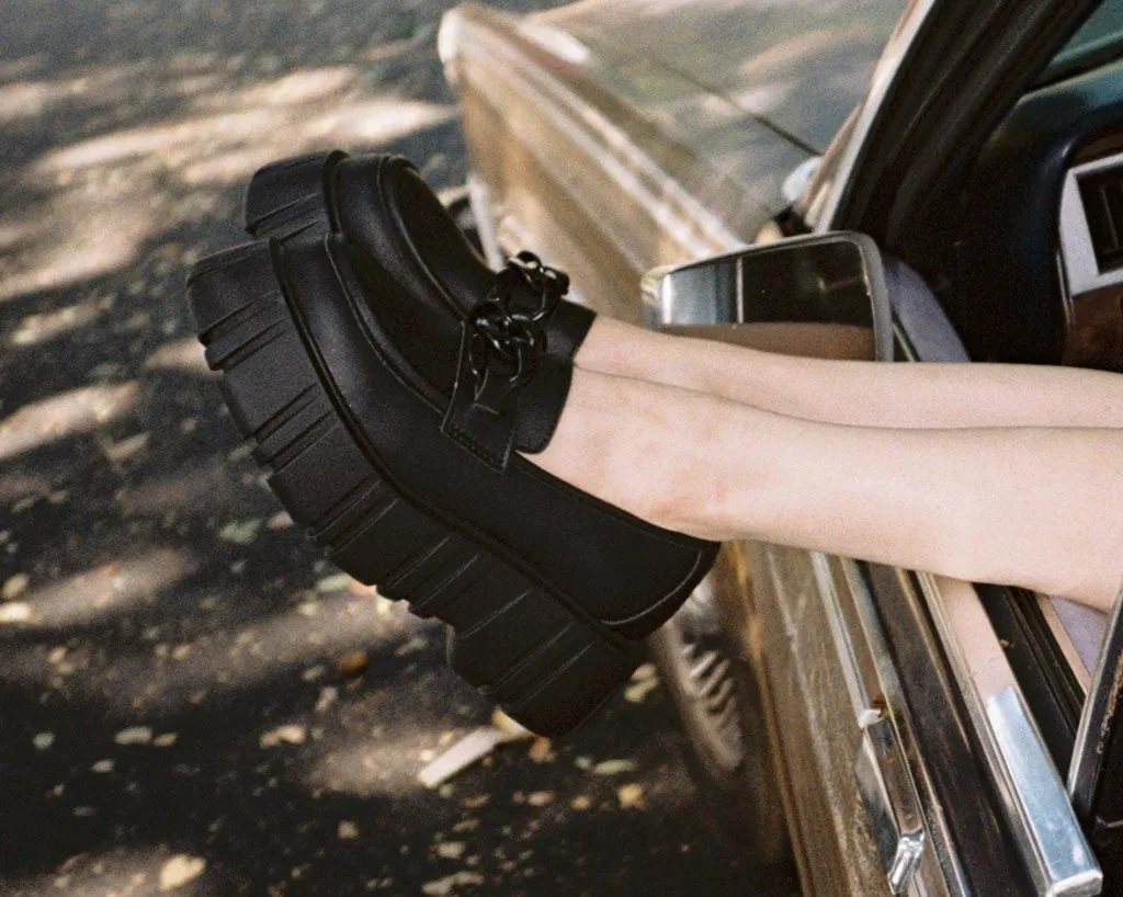 Black TUKskin? Anarchic Airship Chain Loafer
