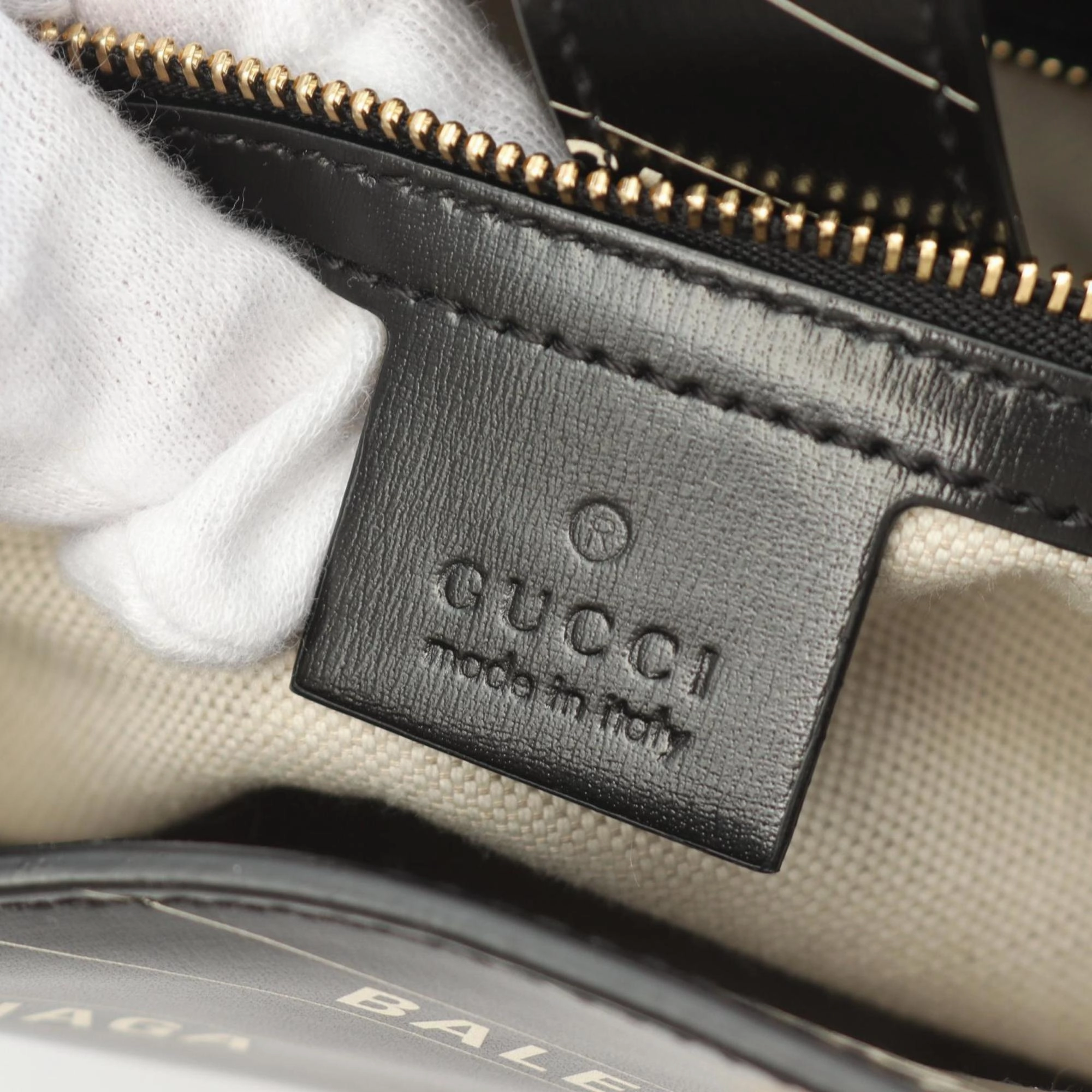 Gucci   Leather Shoulder Bag (Pre-Owned)