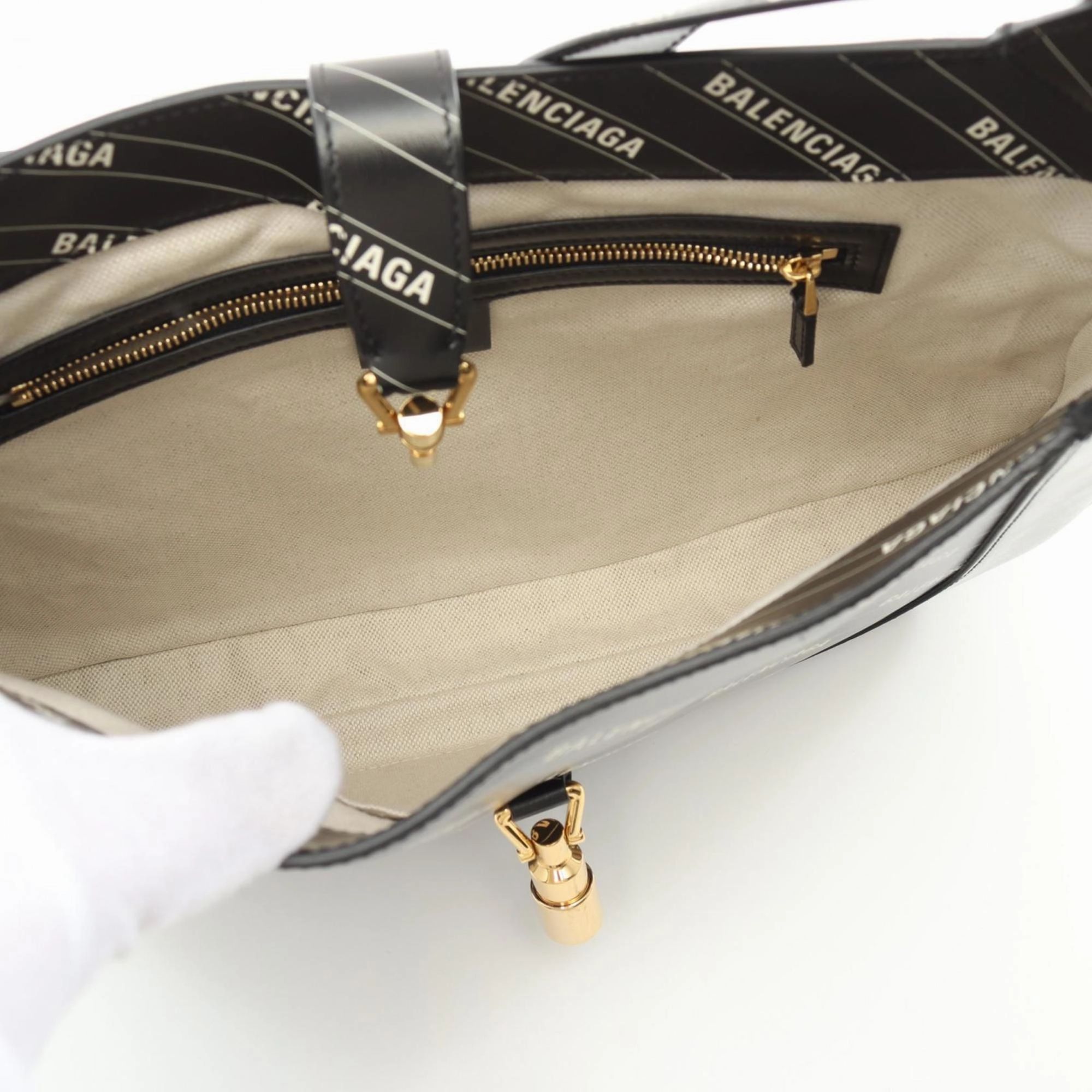 Gucci   Leather Shoulder Bag (Pre-Owned)