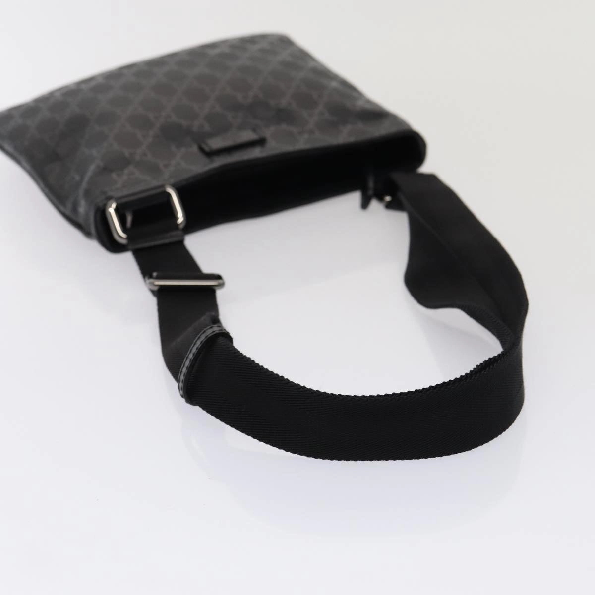 Gucci Gg Canvas  Canvas Shoulder Bag ()