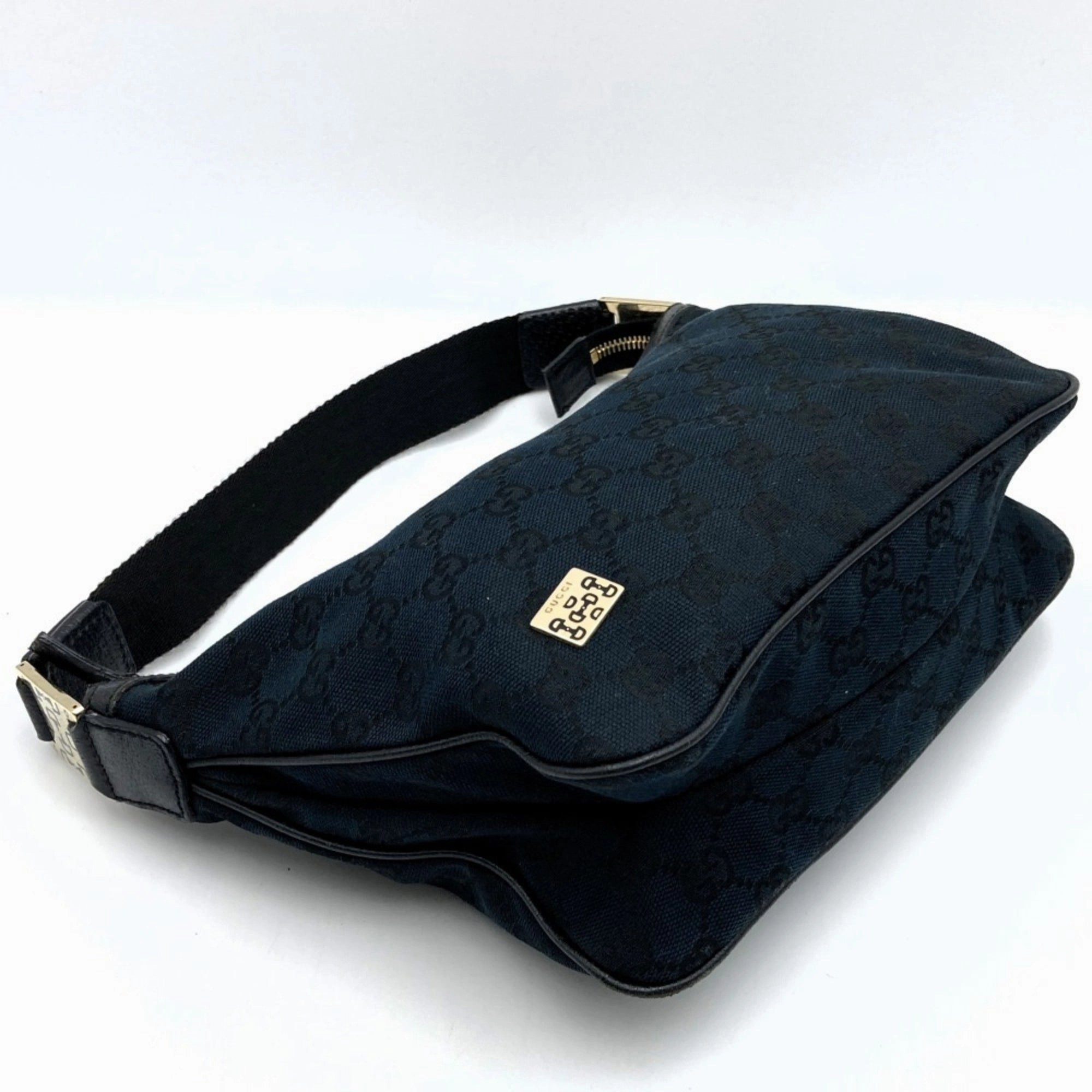 Gucci  Gg Canvas Shoulder Bag (Pre-Owned)