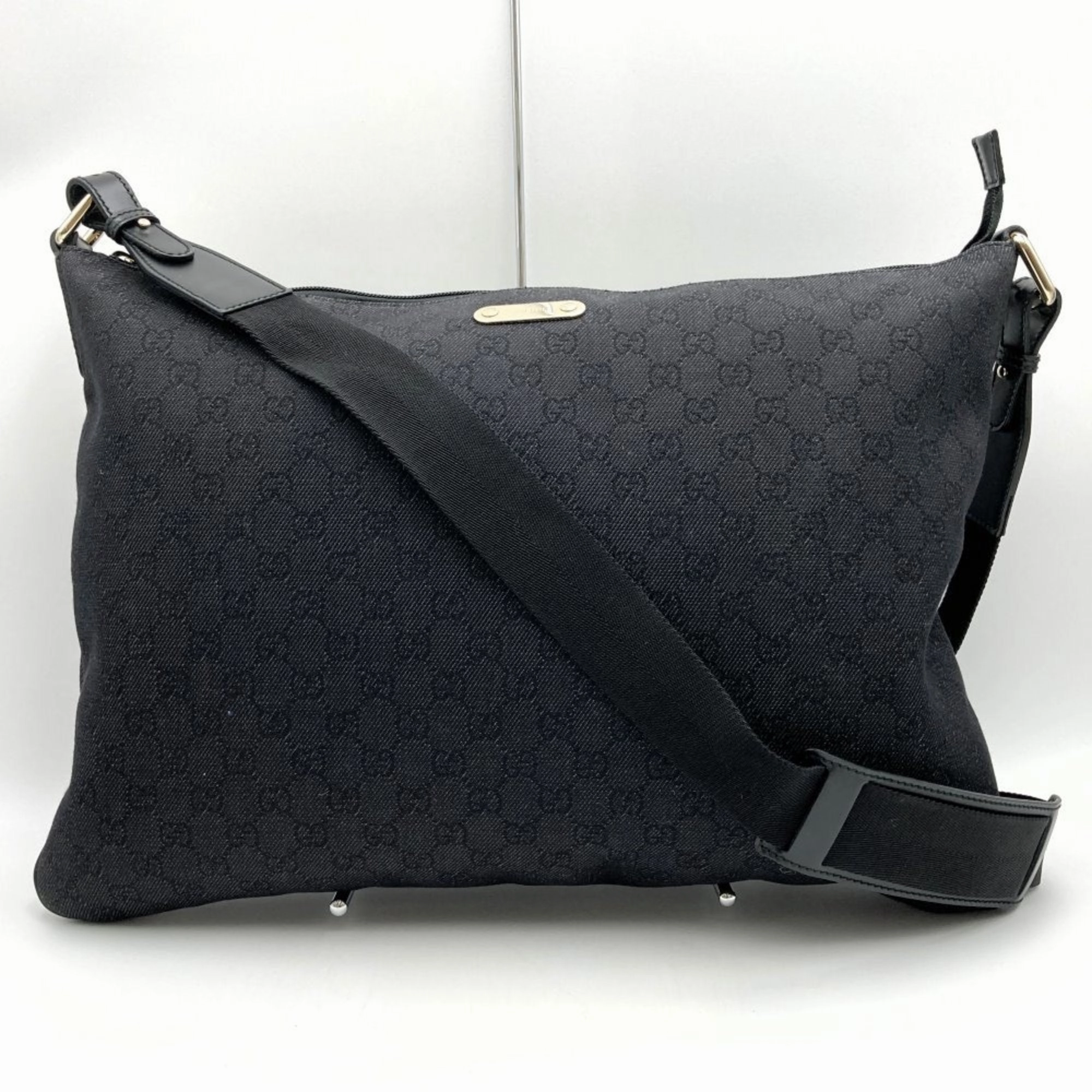 Gucci  Gg Canvas Shoulder Bag Sling Bag (Pre-Owned)