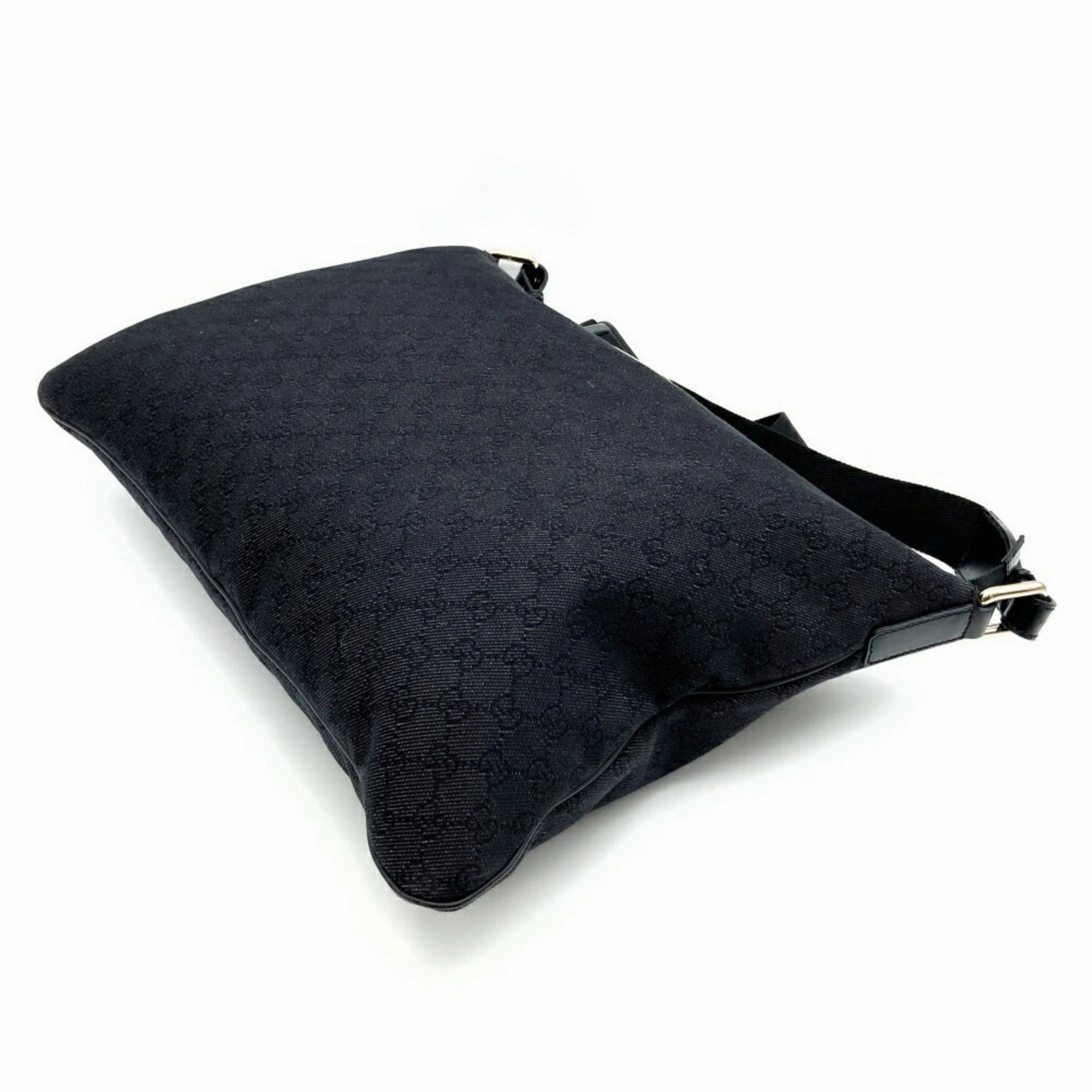 Gucci  Gg Canvas Shoulder Bag Sling Bag (Pre-Owned)