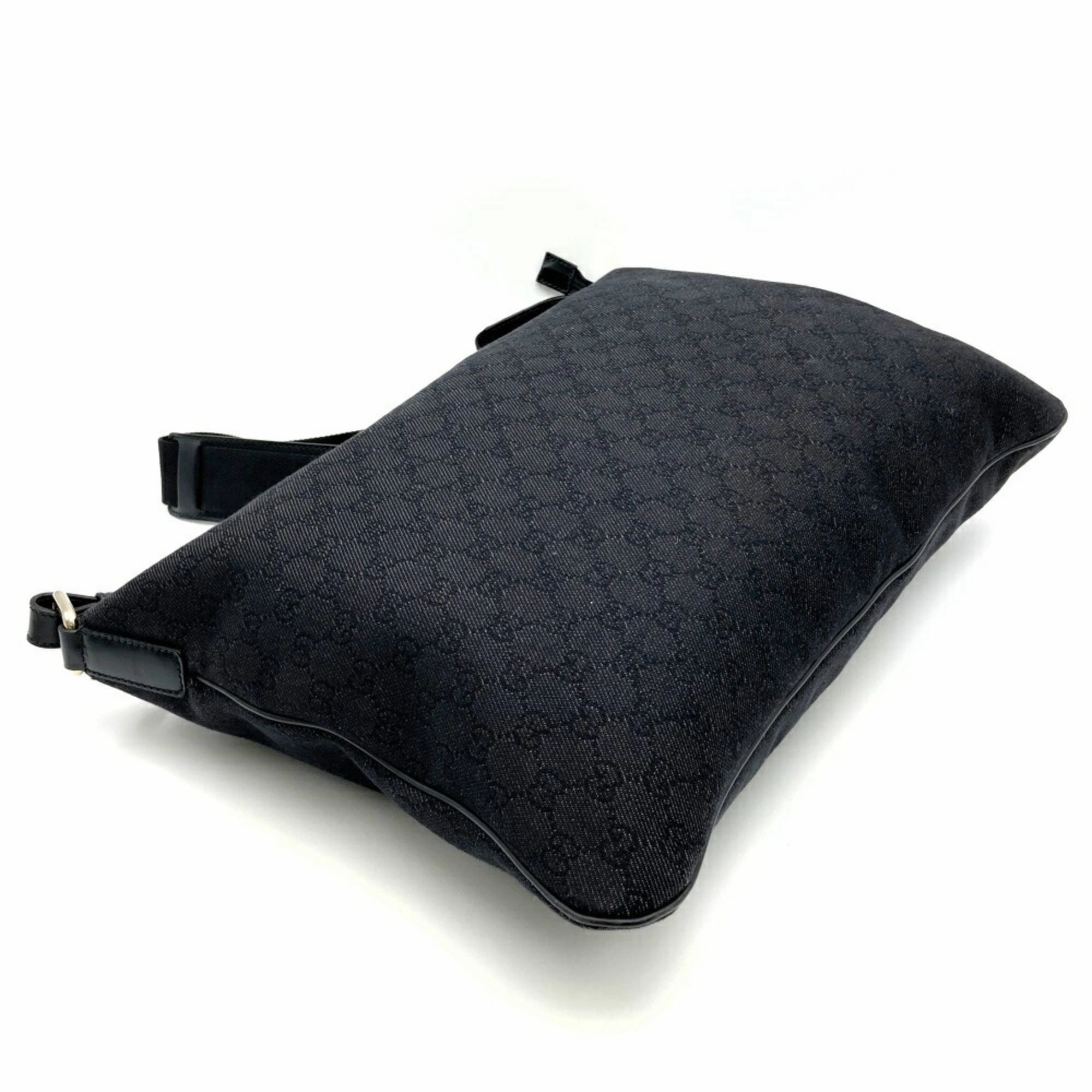 Gucci  Gg Canvas Shoulder Bag Sling Bag (Pre-Owned)