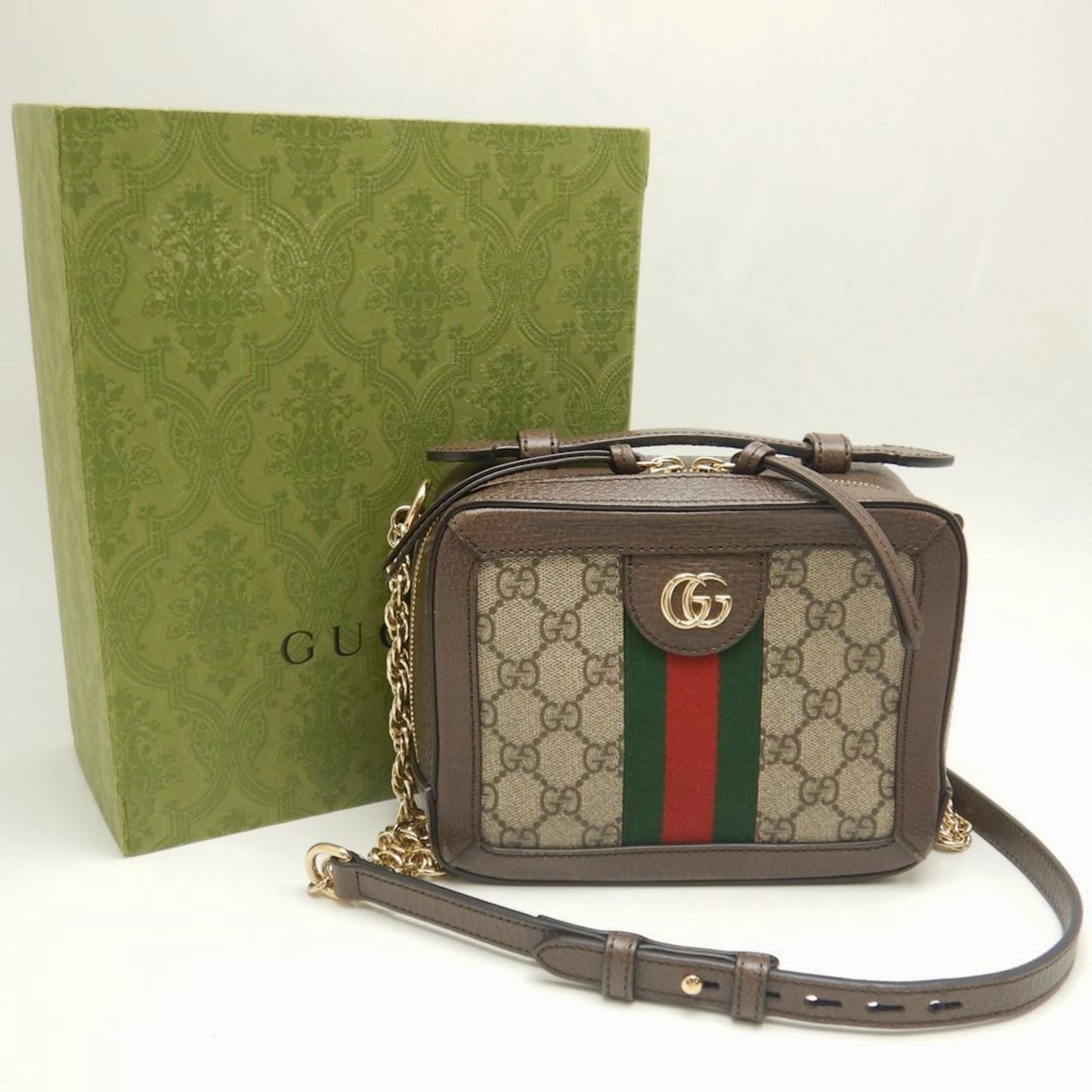Gucci  Gg Supreme Shoulder Bag (Pre-Owned)