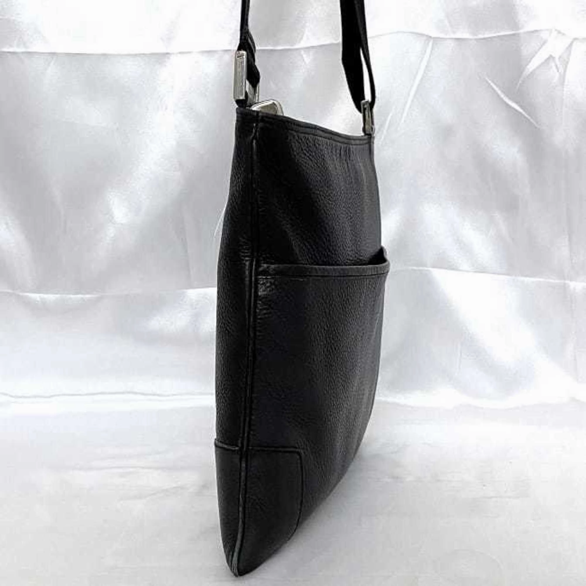 Gucci  Leather Shoulder Bag (Pre-Owned)