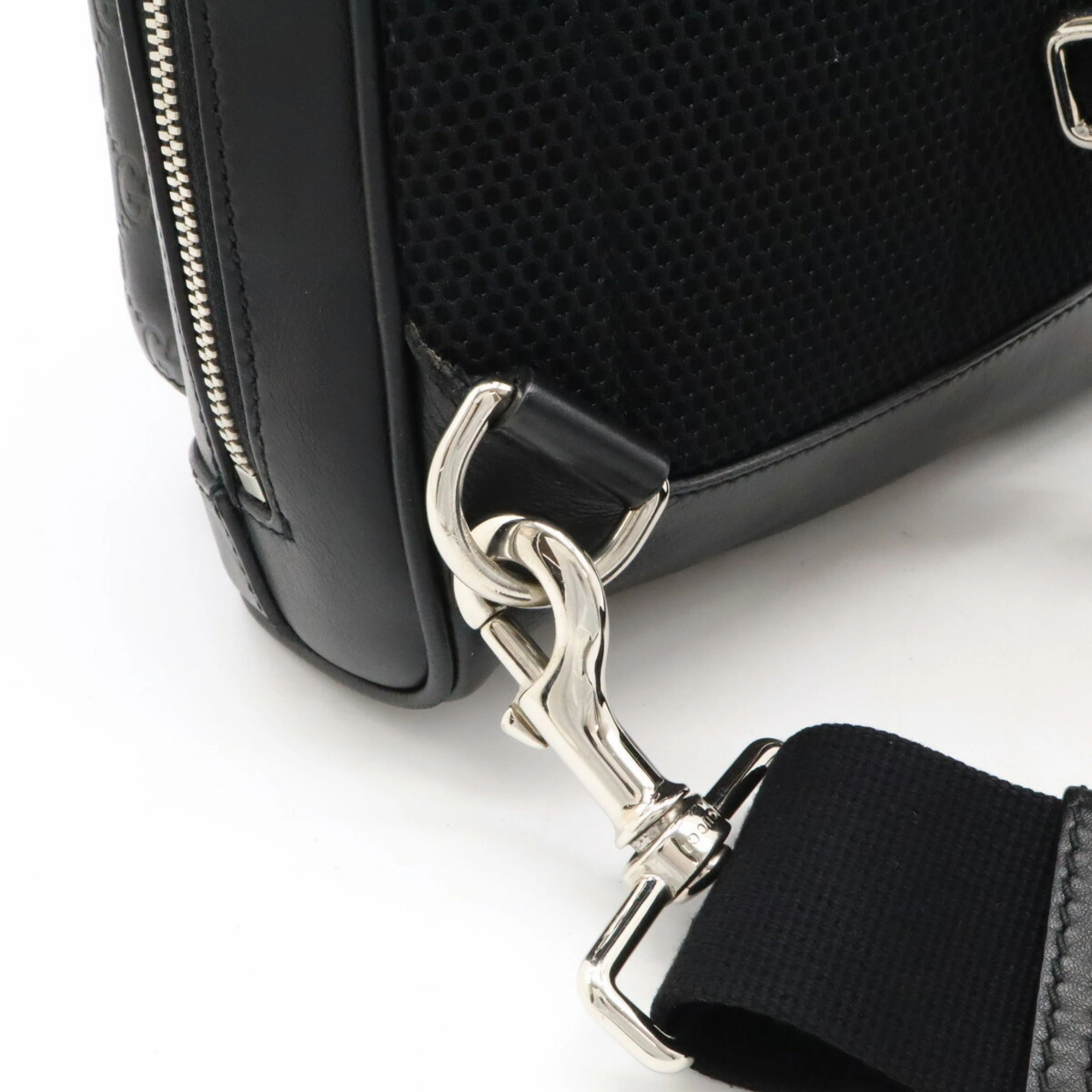 Gucci  Leather Shoulder Bag Sling Bag (Pre-Owned)