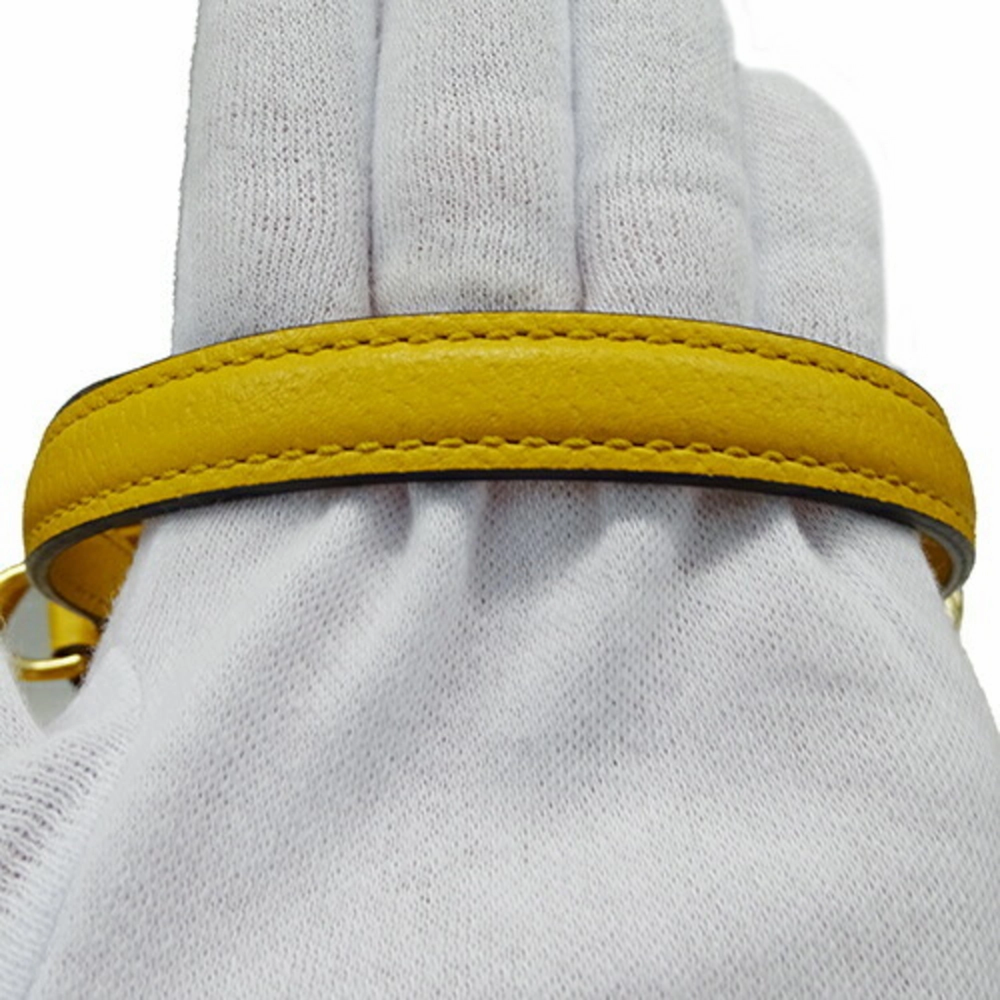 Gucci  yellow Gg Supreme Canvas Handbag Shoulder Bag (Pre-Owned)