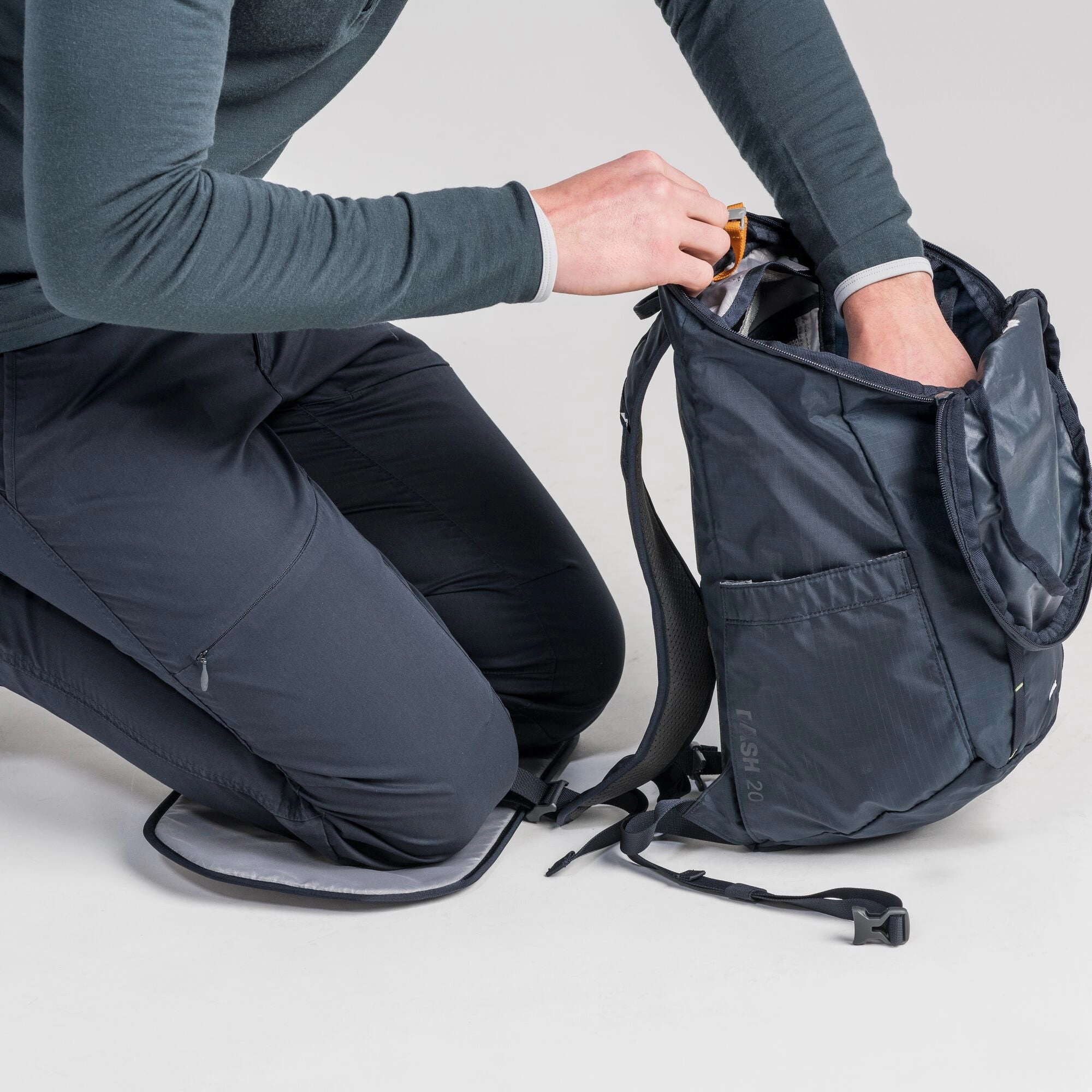 Kathmandu Dash Pack v5