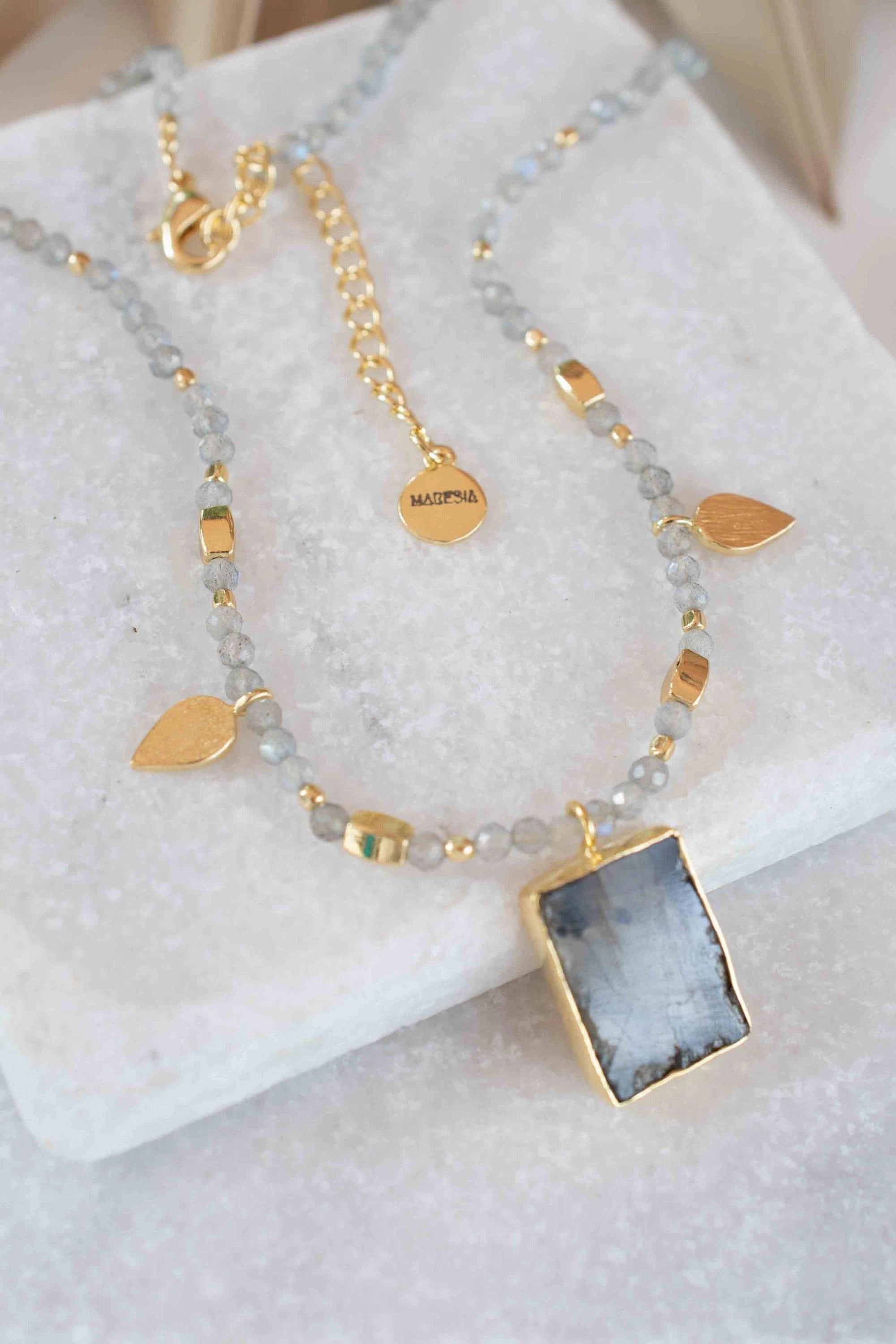Labradorite, Moonstone or Rose Quartz Bead ~ Necklace ~ Gold plated 18k ~ MN121