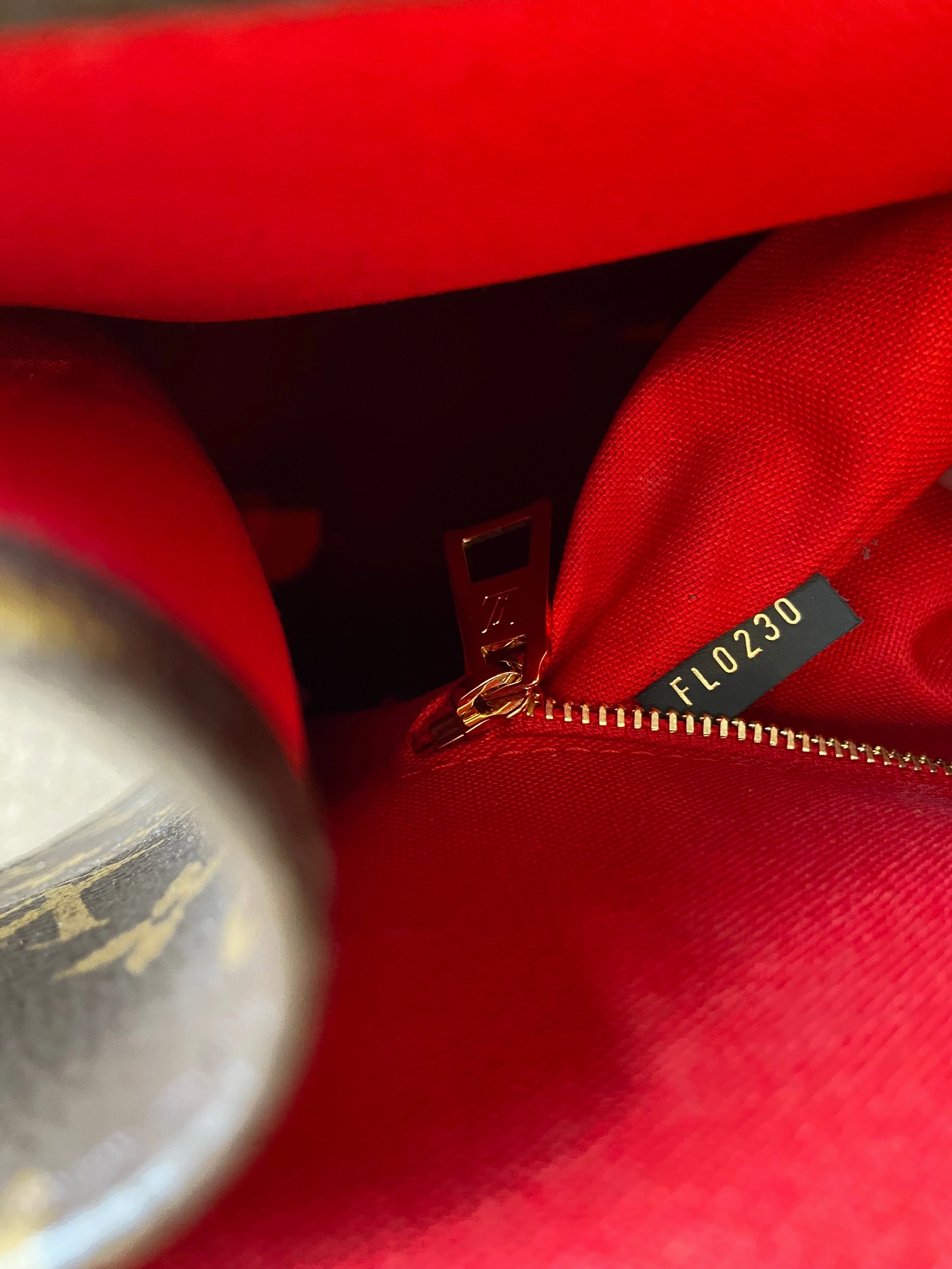 Louis Vuitton Onthego GM Monogram Bag & Voyage Extraordinaire Bandeau