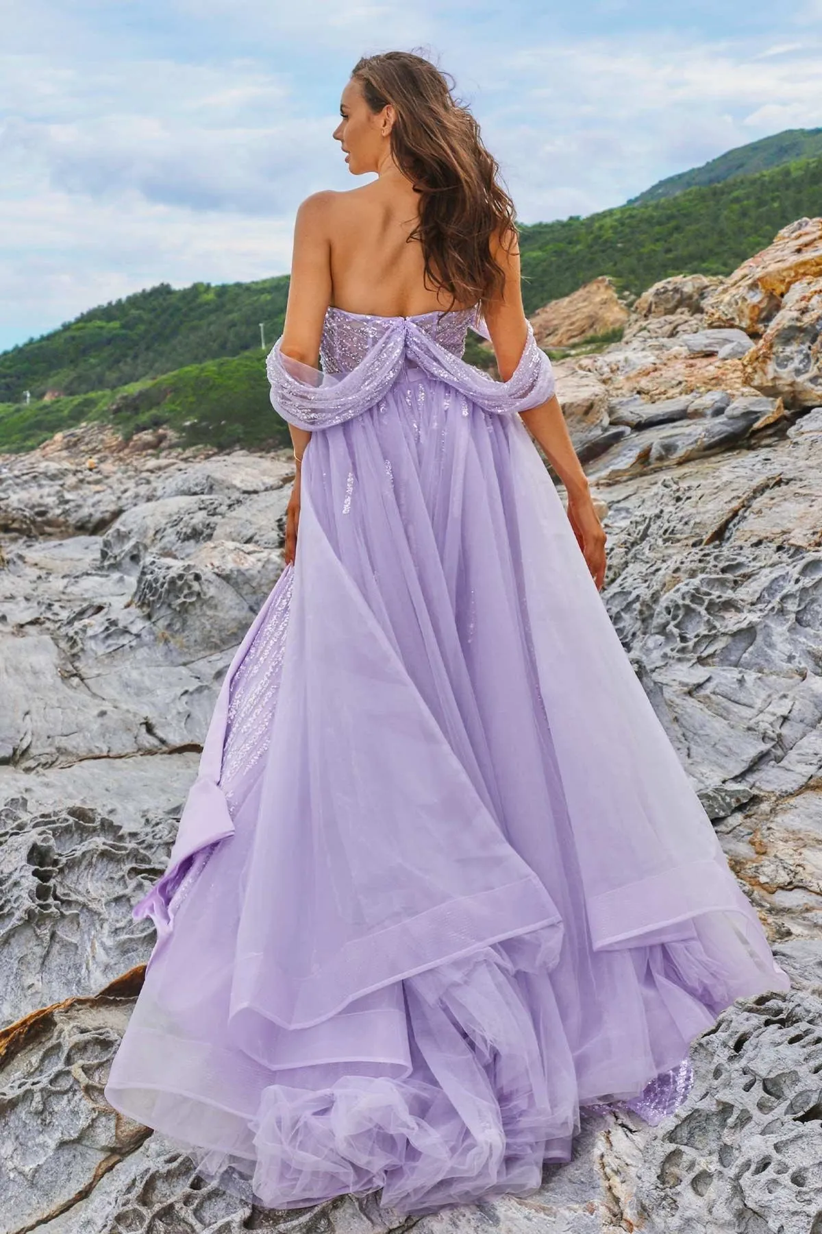 MNM Couture M1058