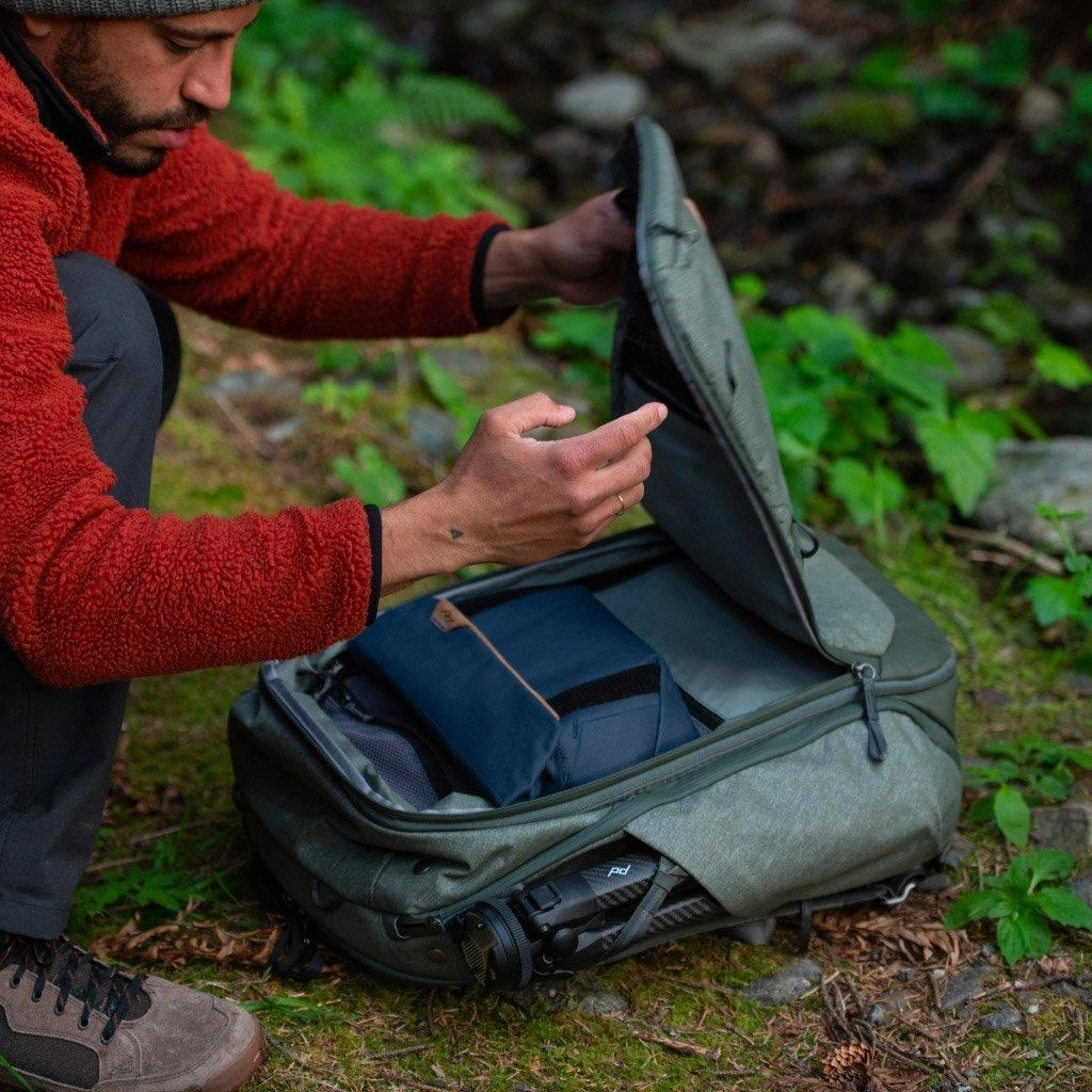 Peak Design Field Pouch V2