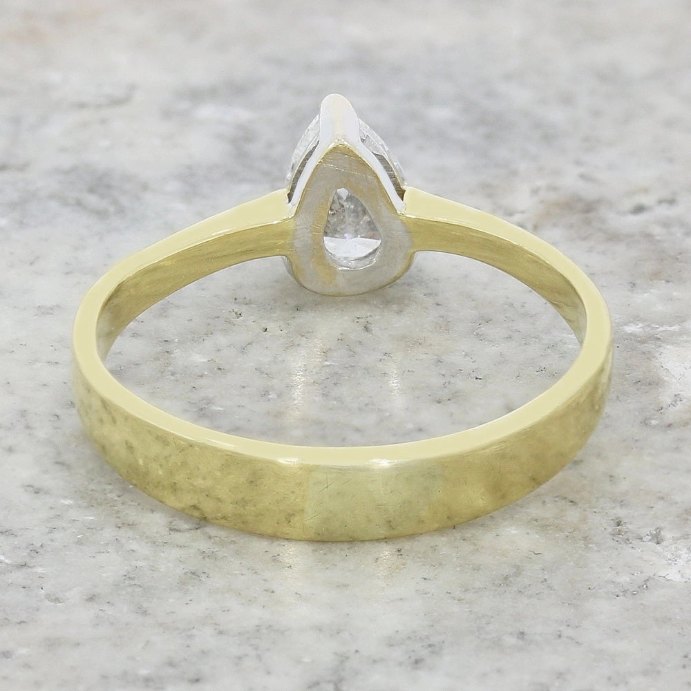 Pre Owned 18ct Yellow Gold Pear Cut Diamond Solitaire Ring