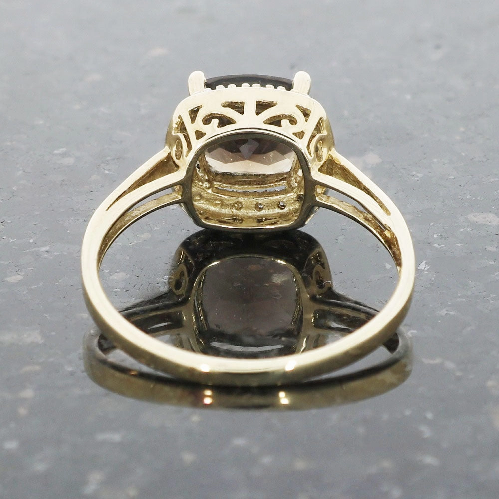 Pre Owned Ladies 9ct Yellow Gold Smokey Quartz and Diamond Ring