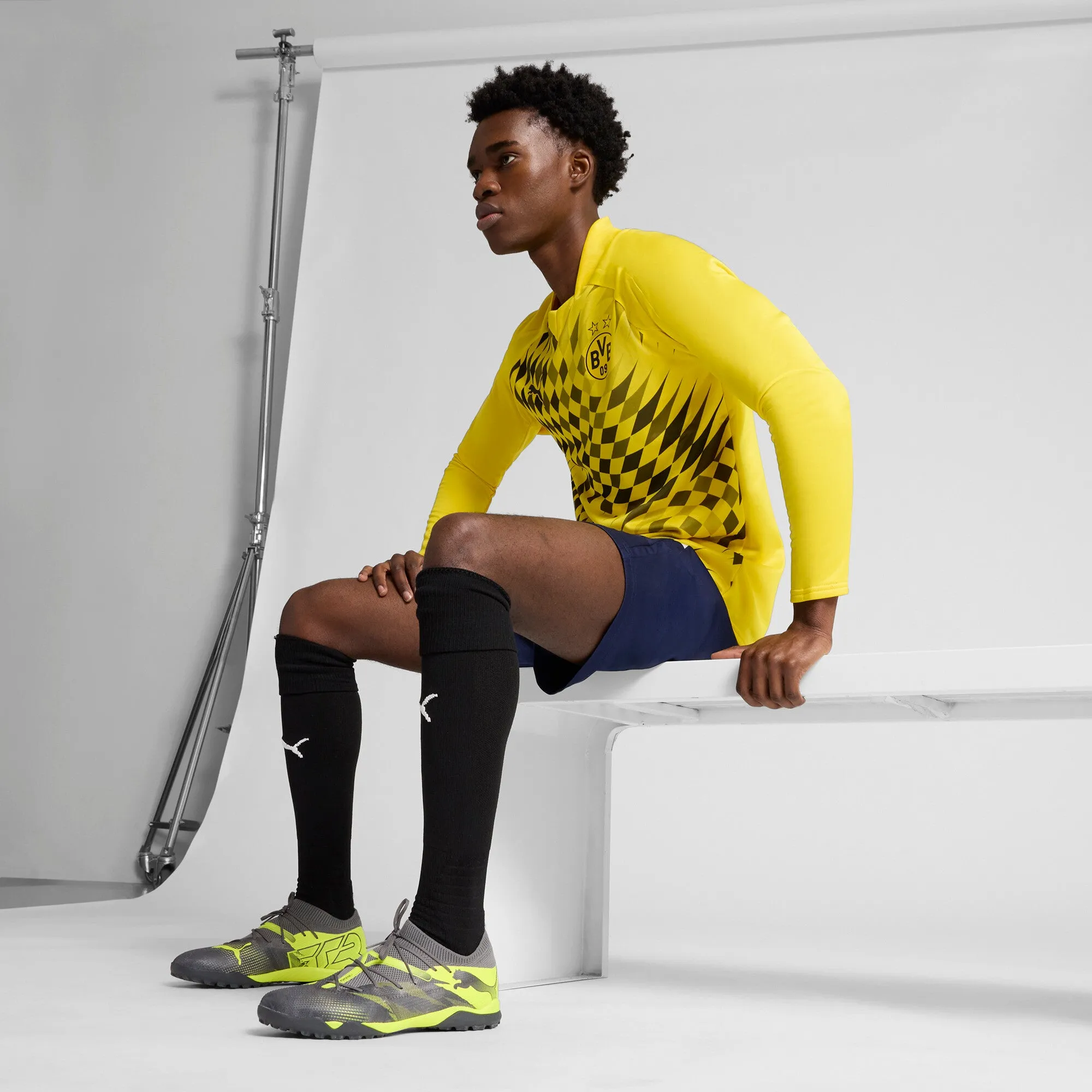 PUMA Men's Borussia Dortmund Pre-Match Sweatshirt