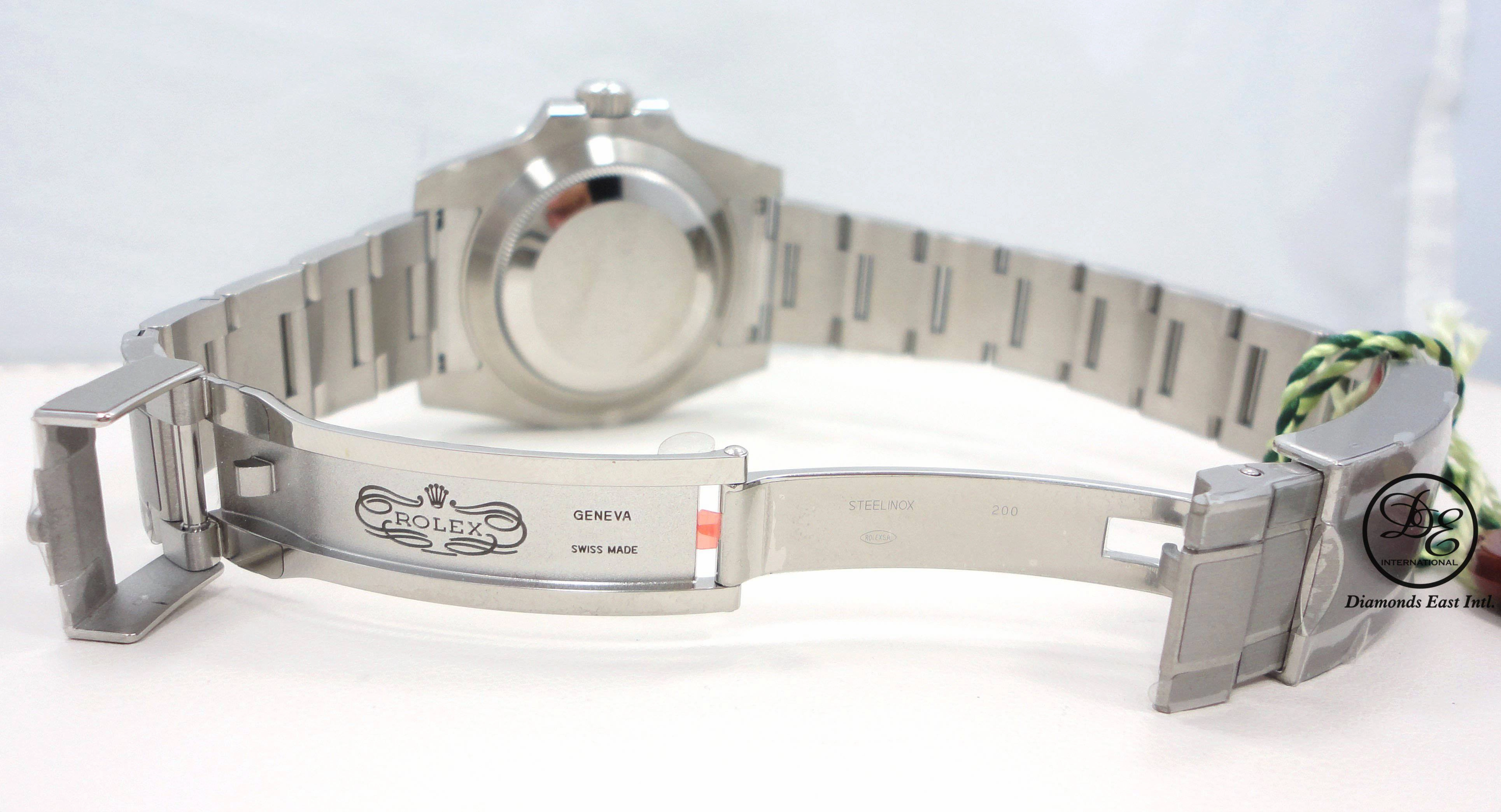 Rolex Oyster Perpetual Submariner 114060  (No Date) UNWORN