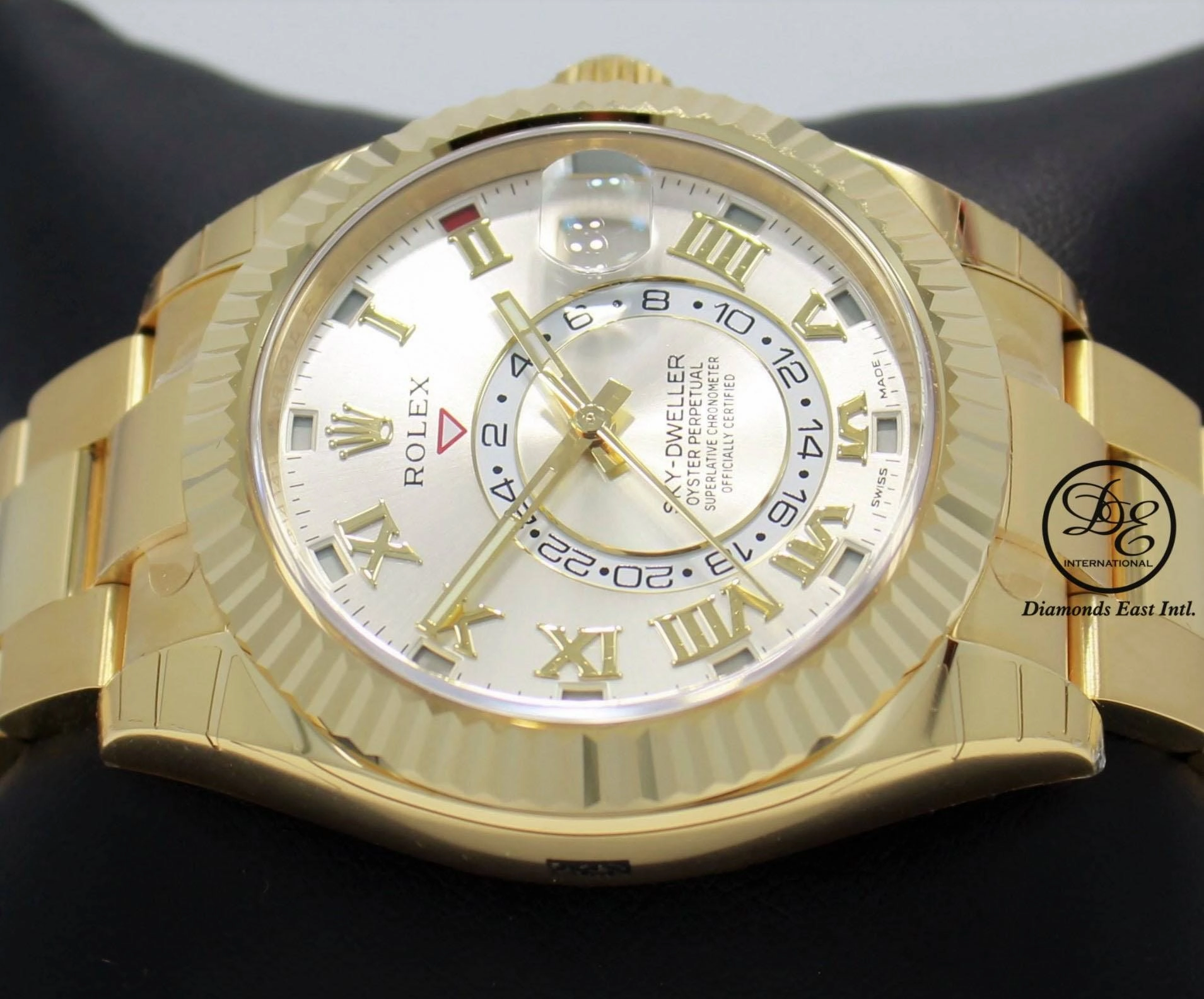 Rolex Sky-Dweller 18k Yellow Gold 326938 UNWORN