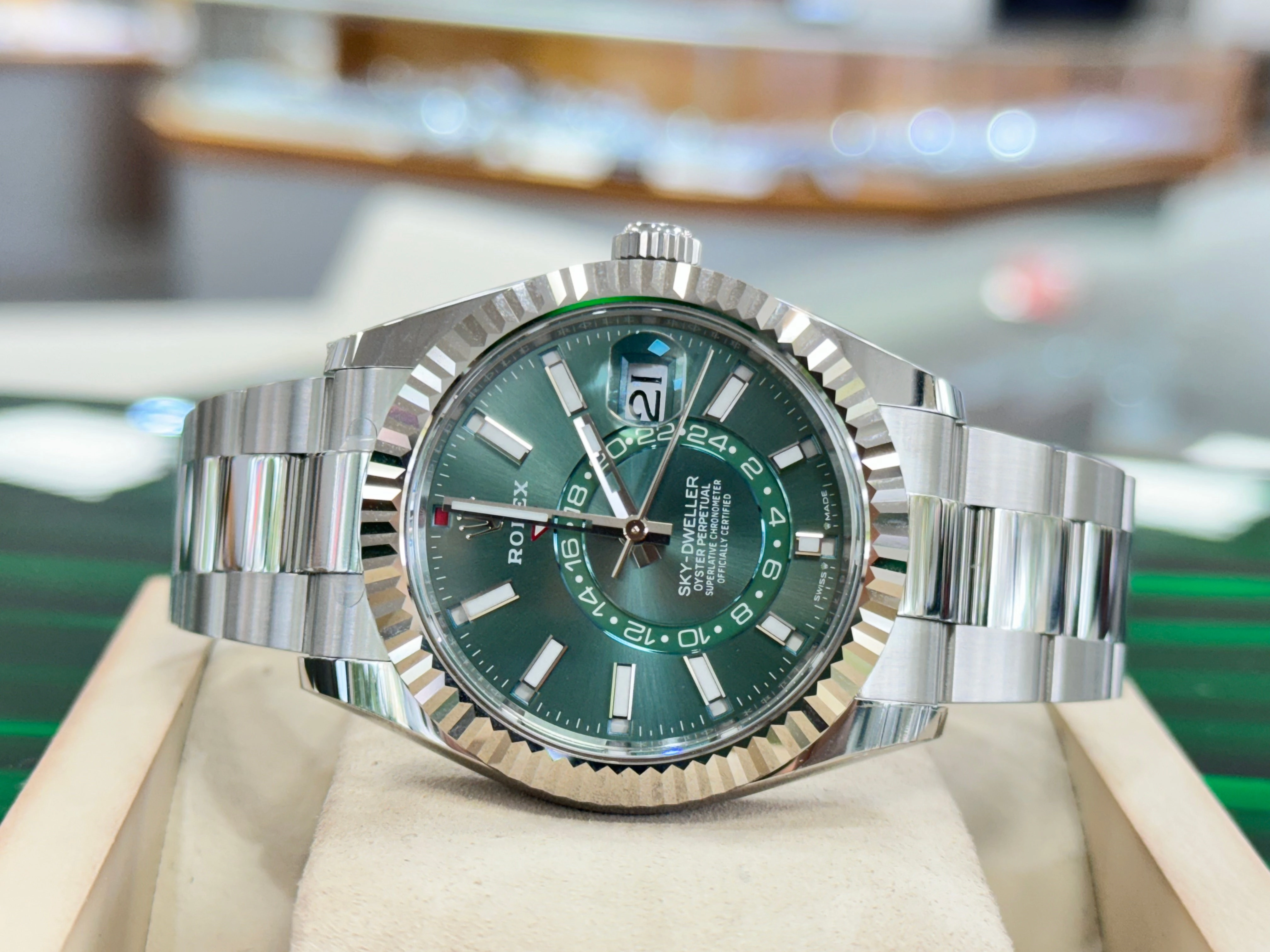 Rolex Sky-Dweller 336934 Mint Green Dial oyster Band Watch Box/Papers UNWORN