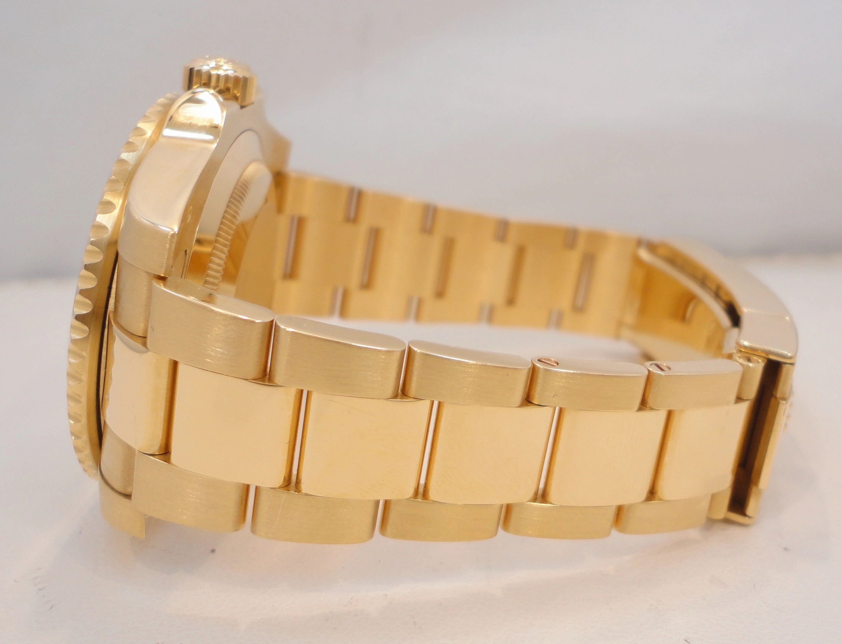 Rolex Submariner 116618LN Date Oyster Perpetual 18k yellow gold BOX/PAPERS