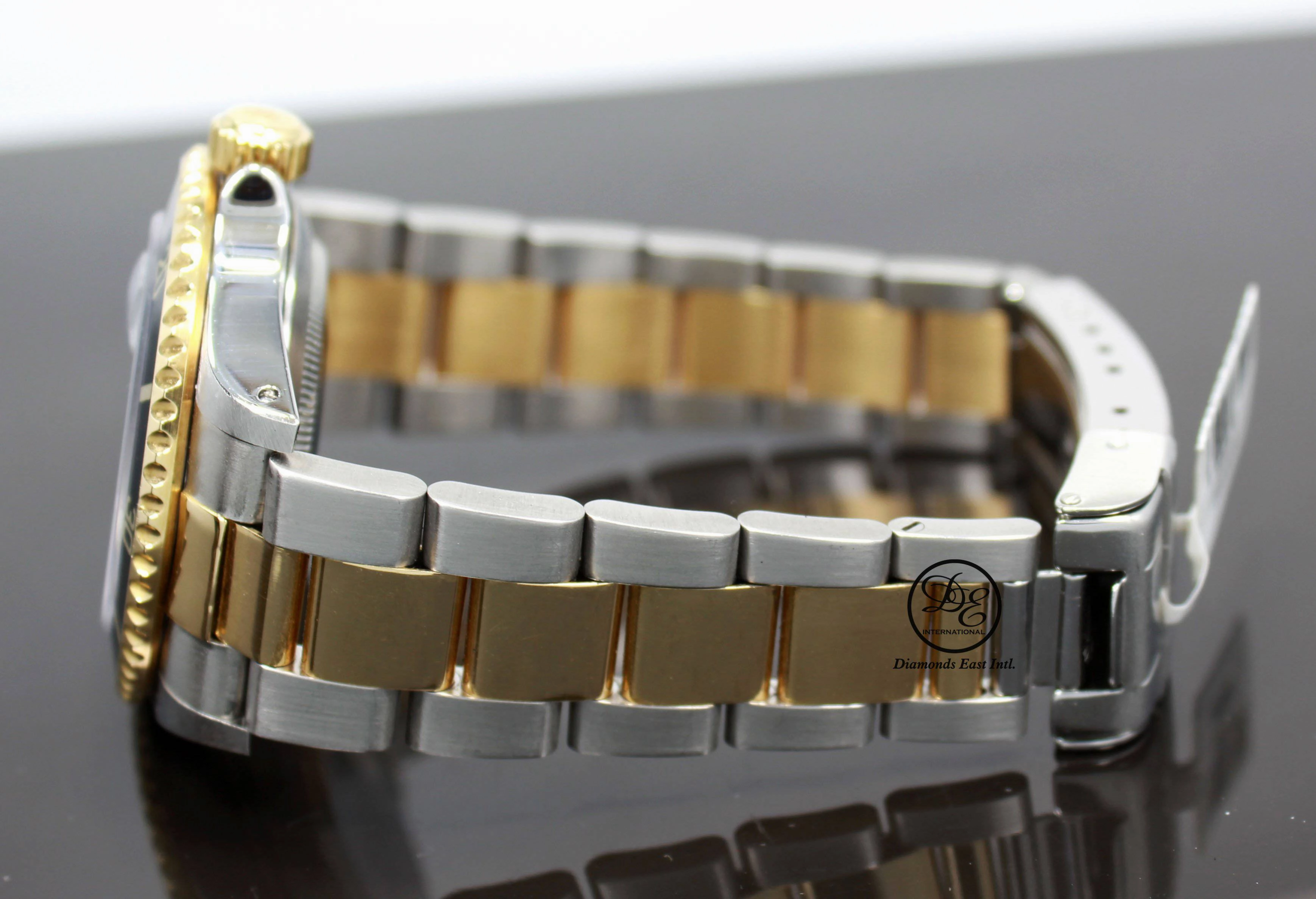 ROLEX Submariner 16613 18K Yellow Gold /Steel Black Bezel
