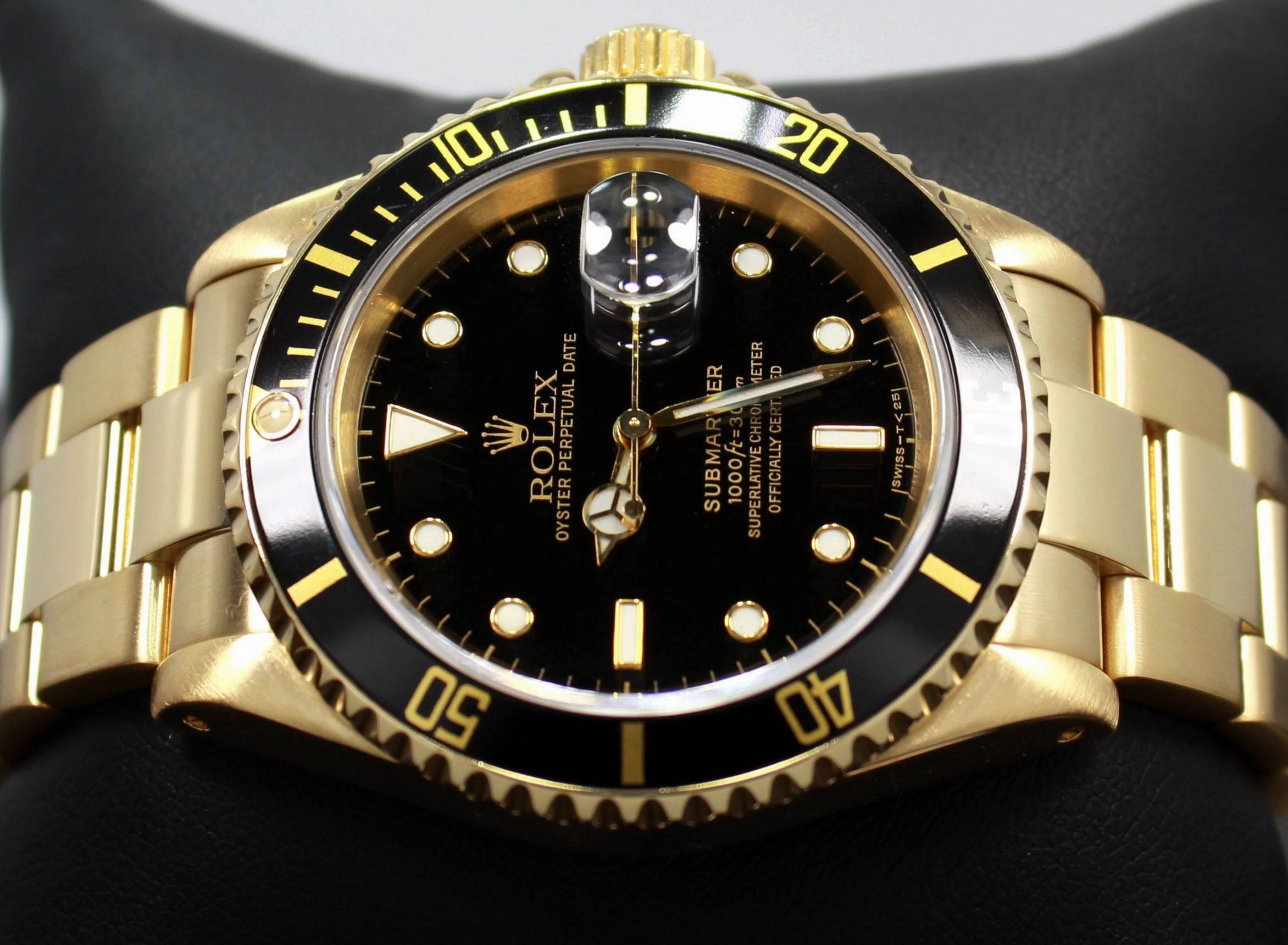 ROLEX Submariner 16618 18k Yellow Gold Oyster Black Dial & Bezel Watch
