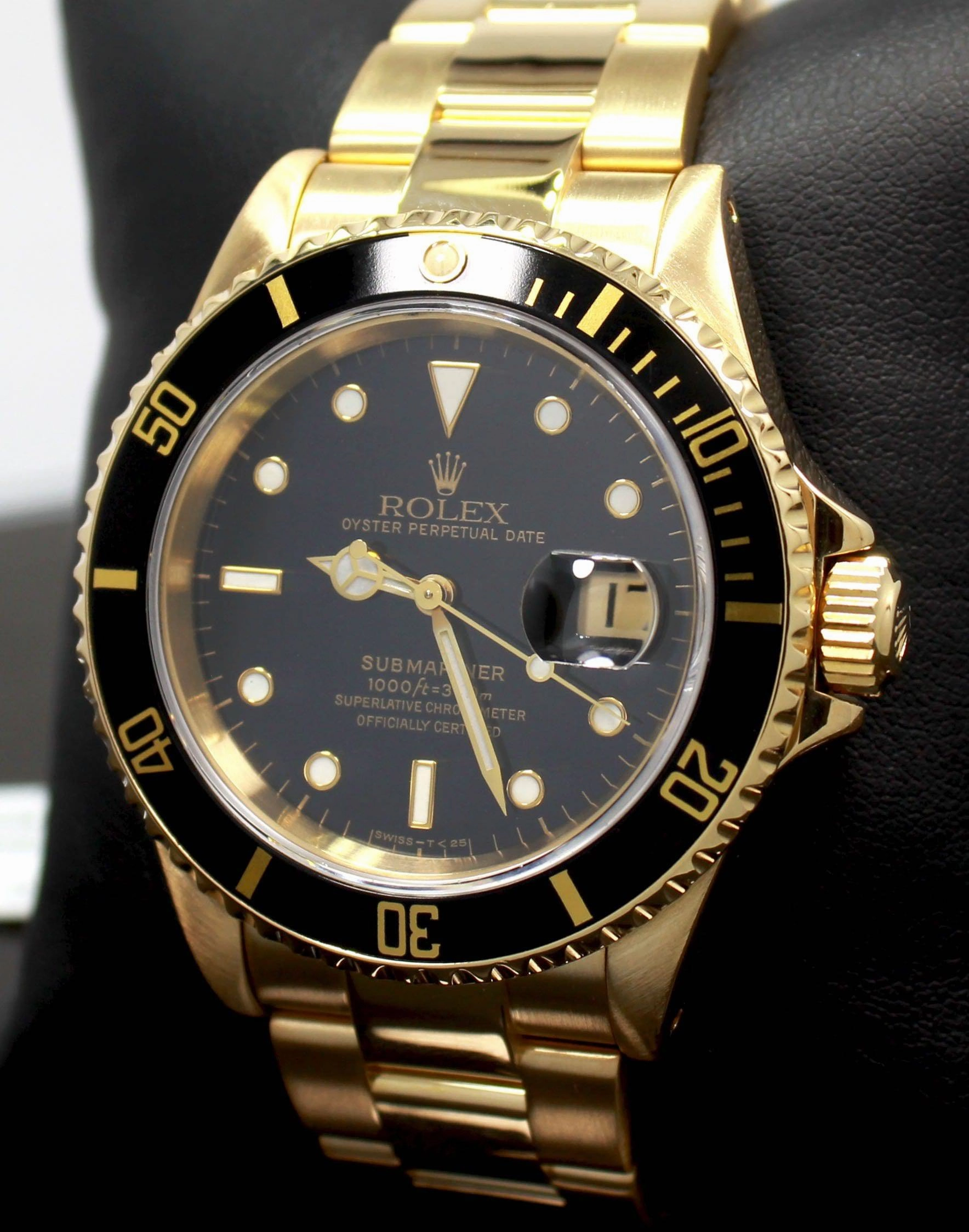 ROLEX Submariner 16618 18k Yellow Gold Oyster Black Dial & Bezel Watch