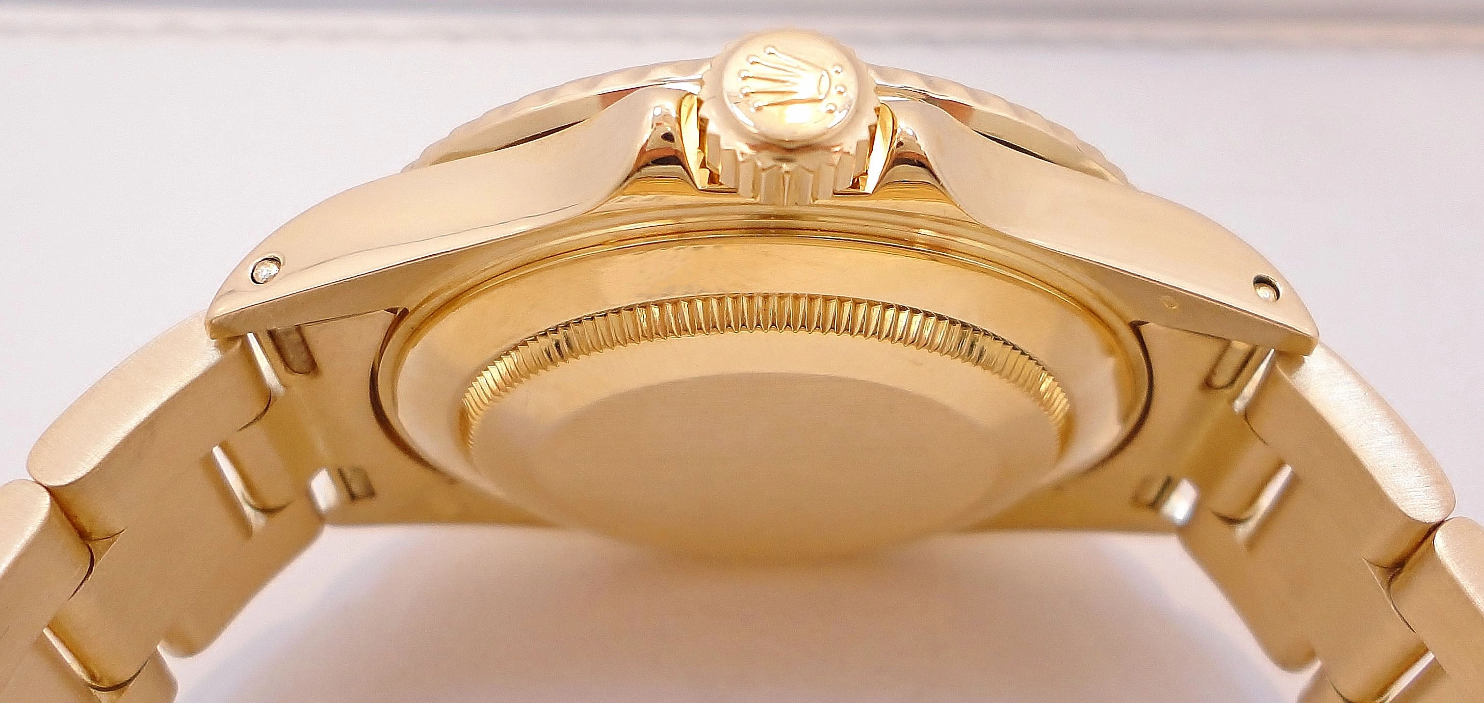 ROLEX Submariner 16618 18k Yellow Gold Oyster Blue Dial & Bezel