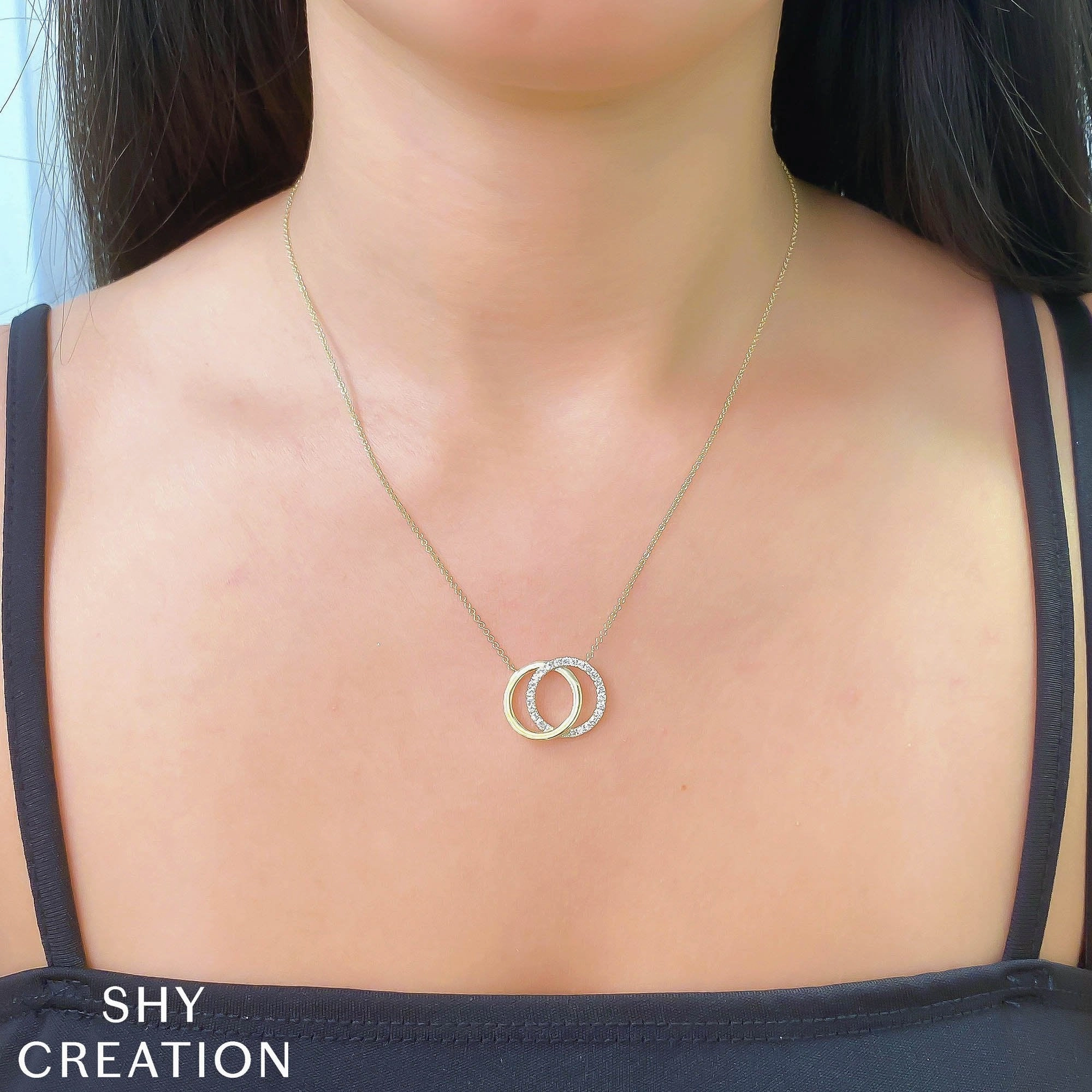 Shy Creation 0.31Ct Diamond Love Knot Circle Necklace SC55022495