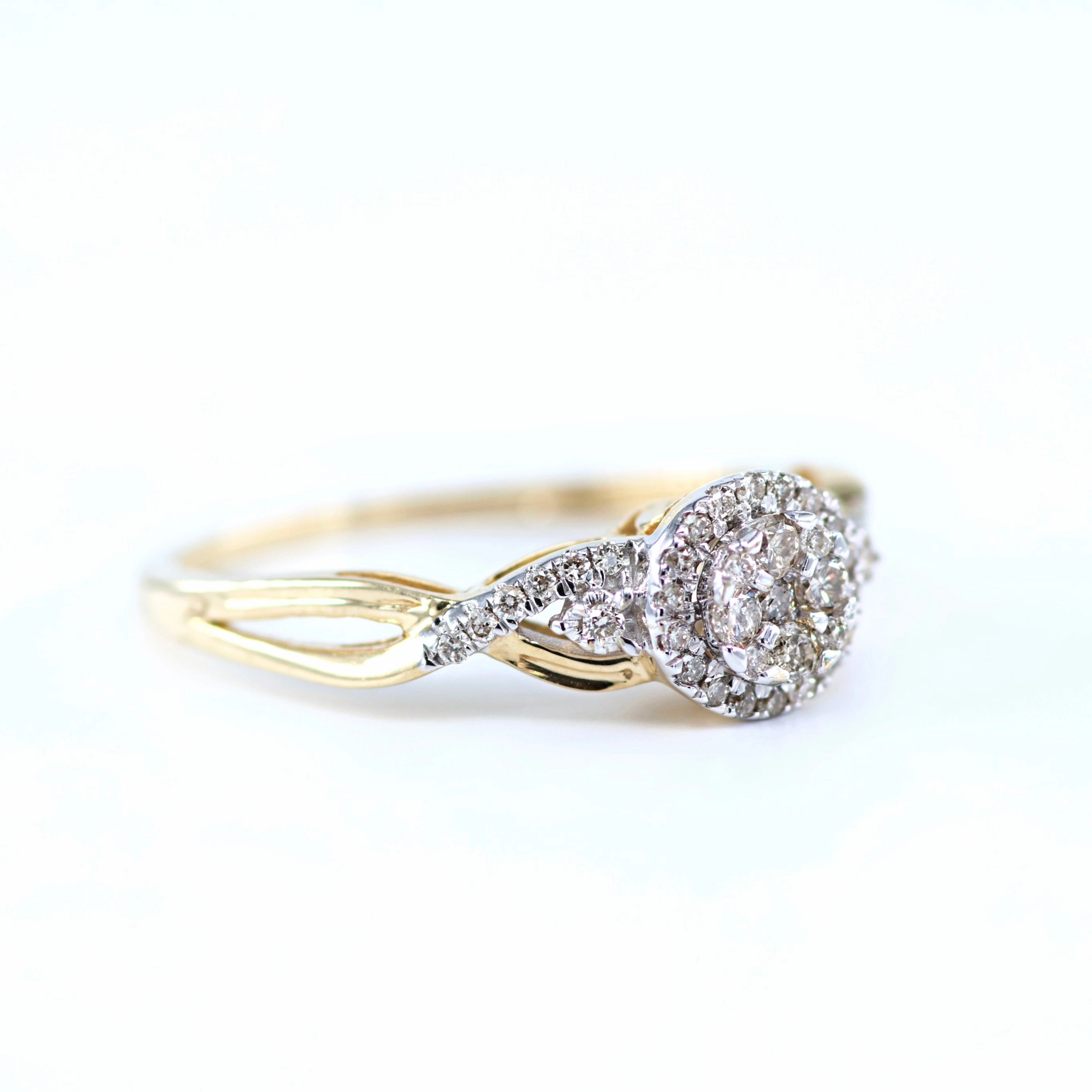 Twisted Round Diamond Engagement Ring 4690045