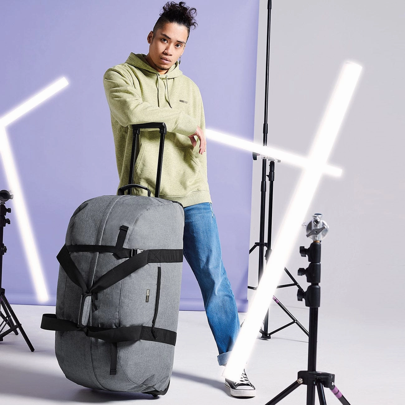 Vegan Classic Wheelie Holdall | Black