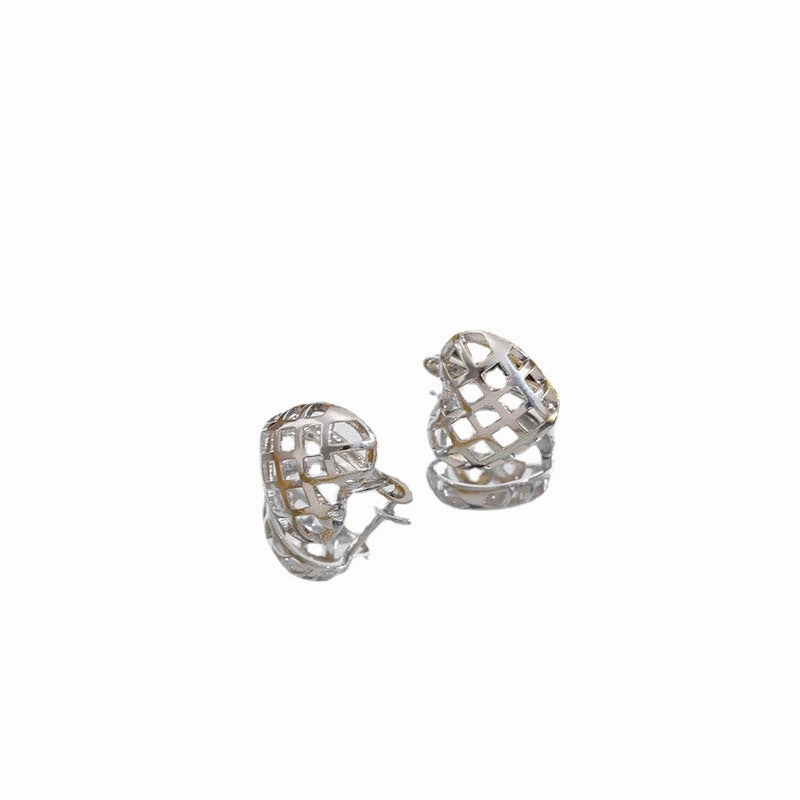 Wholesale 2023 Simple Love Hollow Earrings