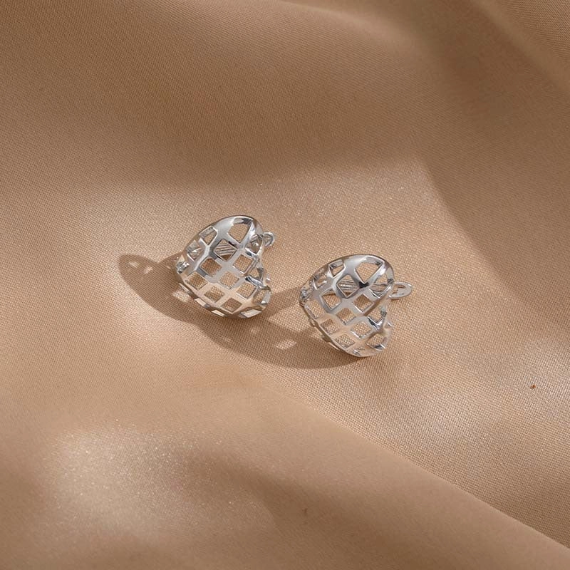 Wholesale 2023 Simple Love Hollow Earrings