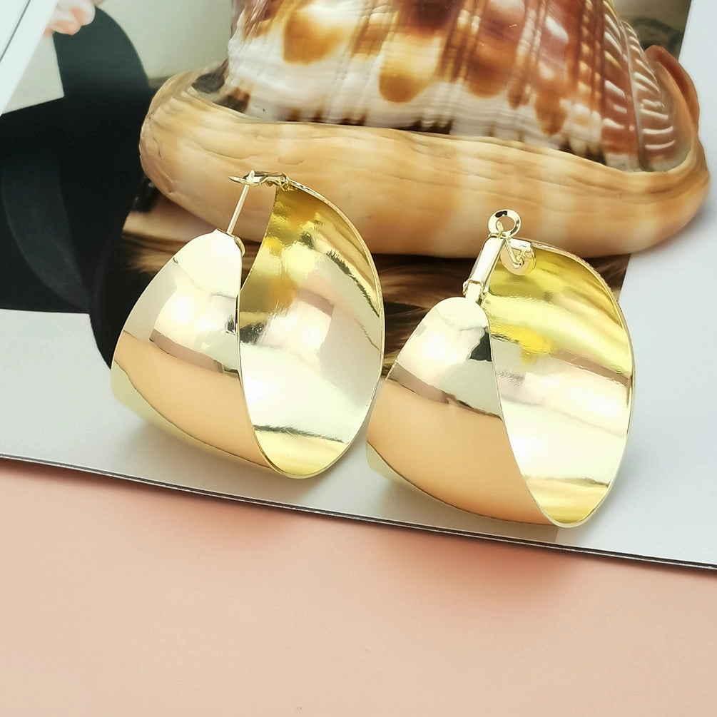 Wholesale Circle Exaggerated Alloy Earrings