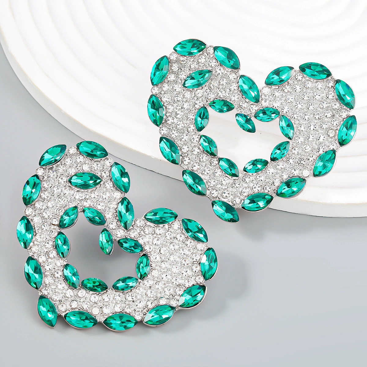 Wholesale Colored Diamond Heart Alloy Earrings