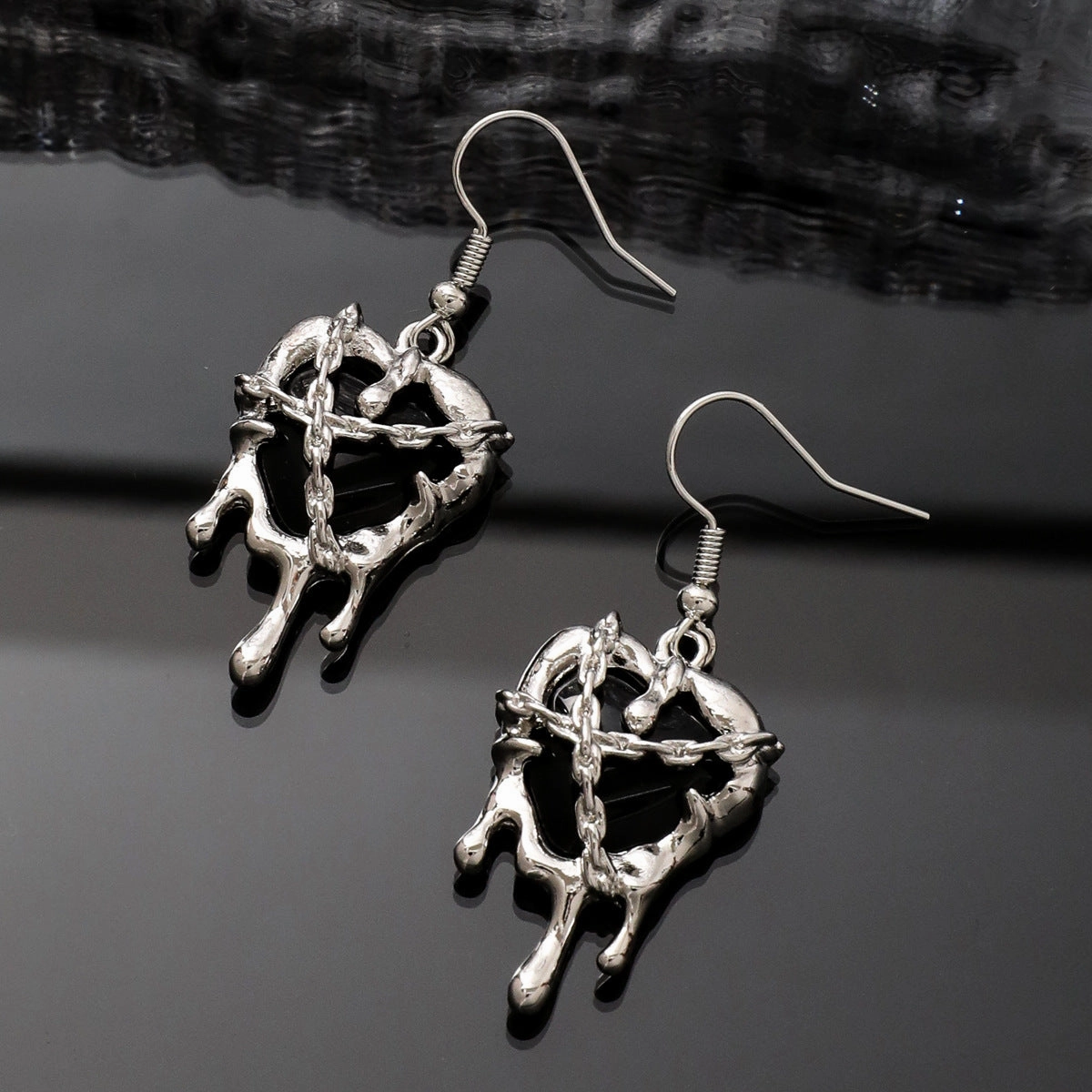 Wholesale Confined Heart Lava Heart Blood Punk Alloy Earrings