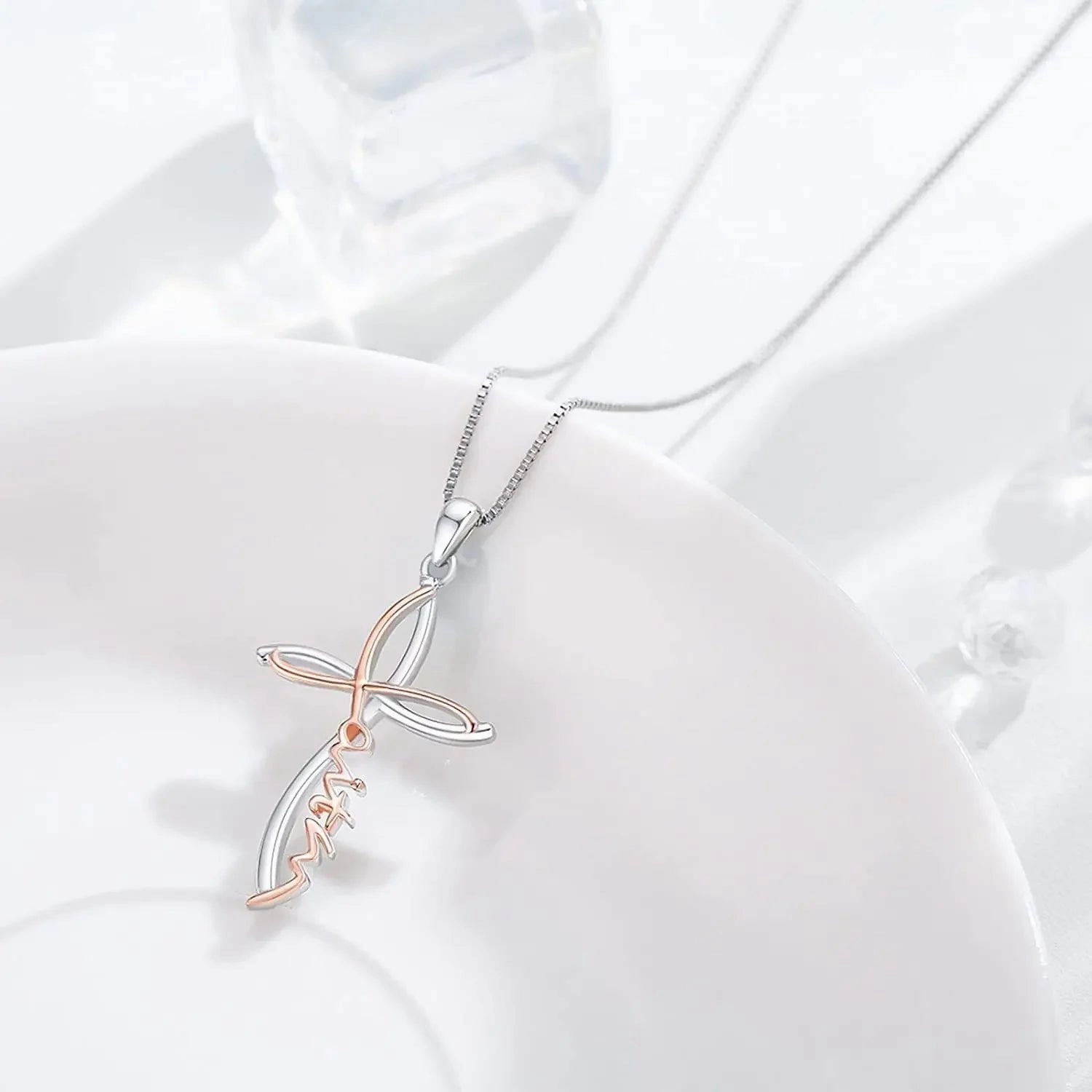Wholesale design Diamond-embedded niche Hollow Cross necklace