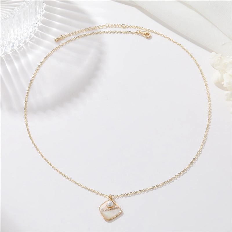 Wholesale Golden Trapezoid Shell Necklace Clavicle Chain
