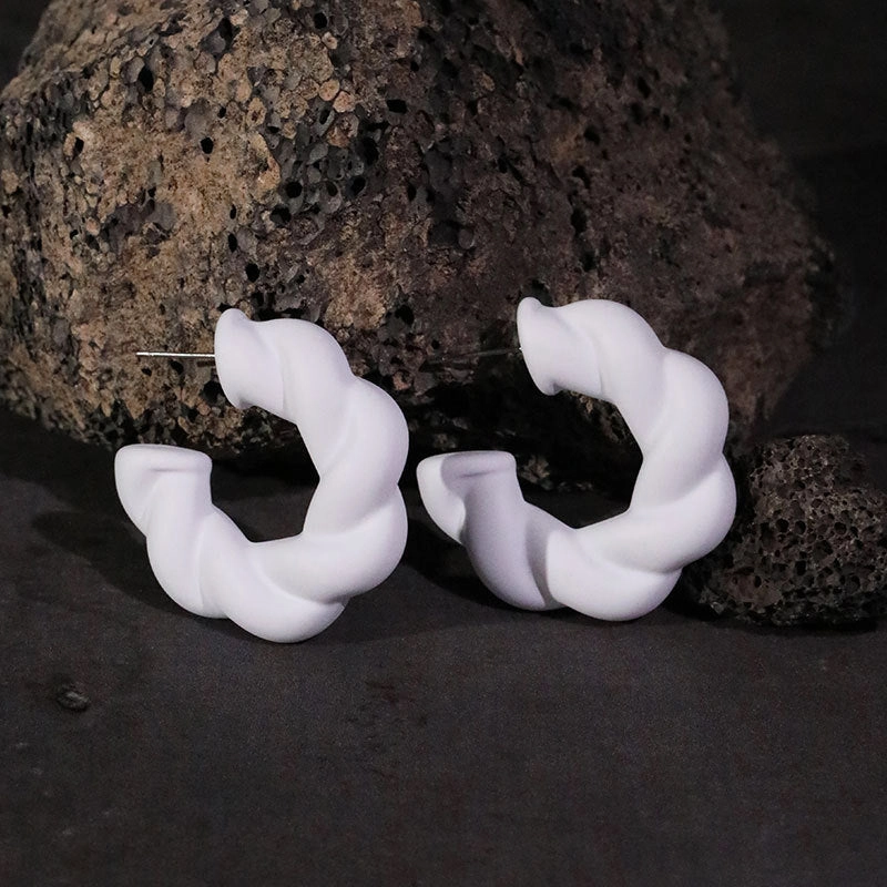 Wholesale Gut Simple Solid Color Commuter C Shape Twist Acrylic Earrings