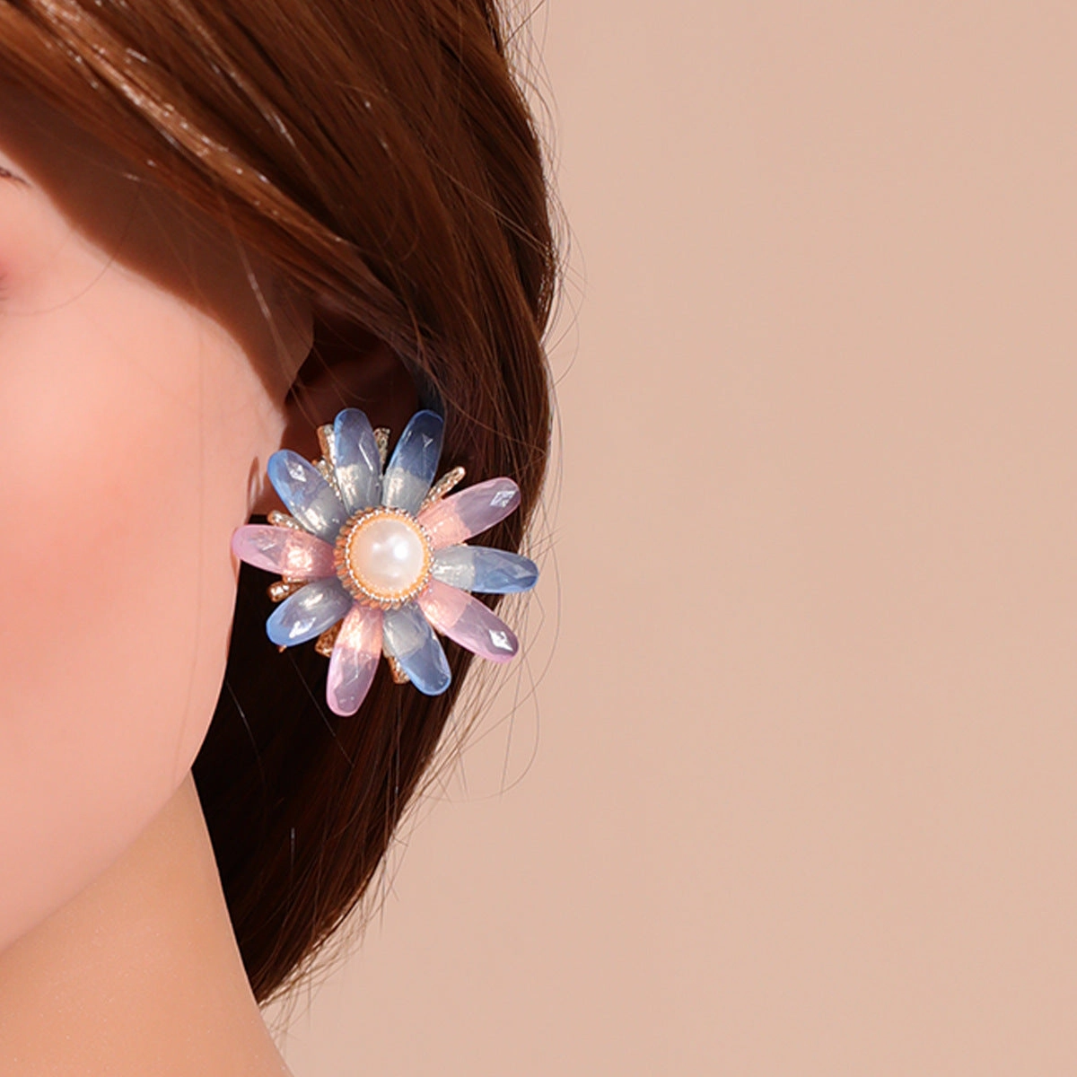 Wholesale Gut Simulation Three-dimensional Pearl Flower Simple Ladies Earrings