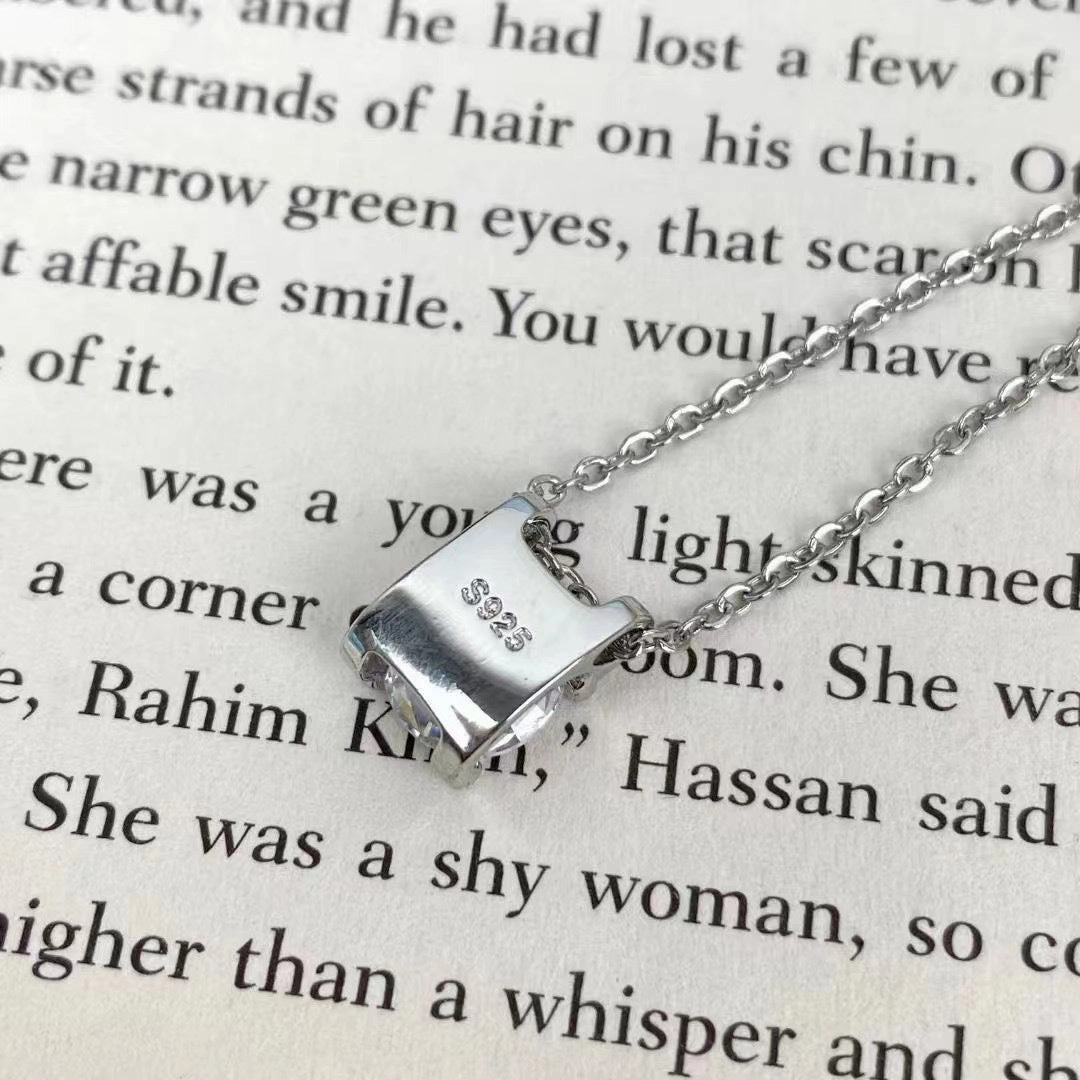 Wholesale Moissanite Bull Head Necklace