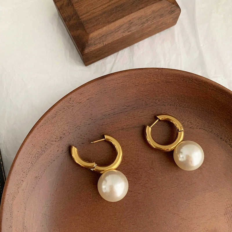 Wholesale Pearl Circle Alloy Earrings