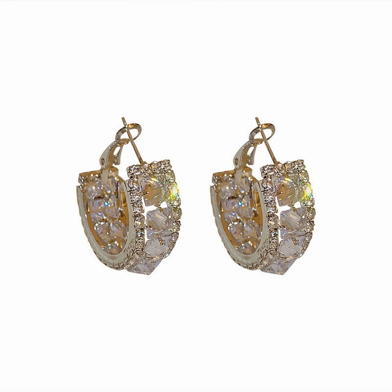 Wholesale Silver Pin C Shape Diamond Alloy Earrings