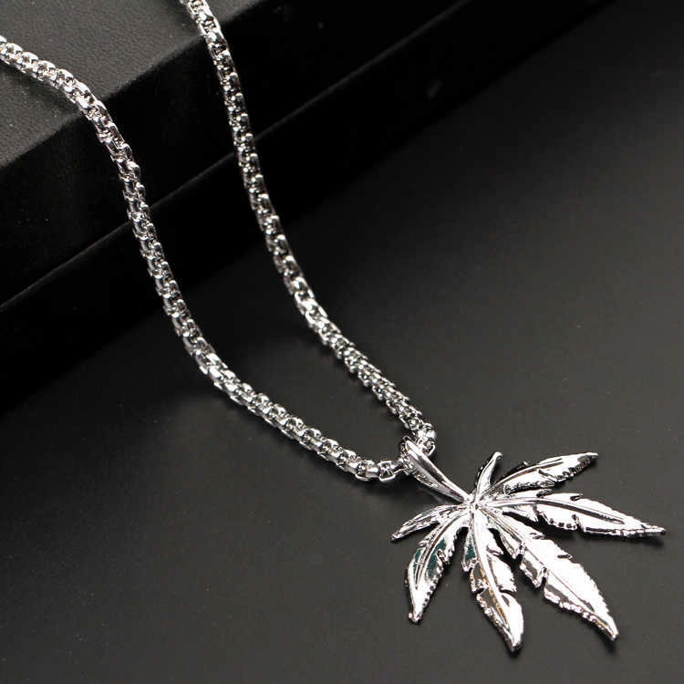 Wholesale Solid men's domineering axe vintage necklace